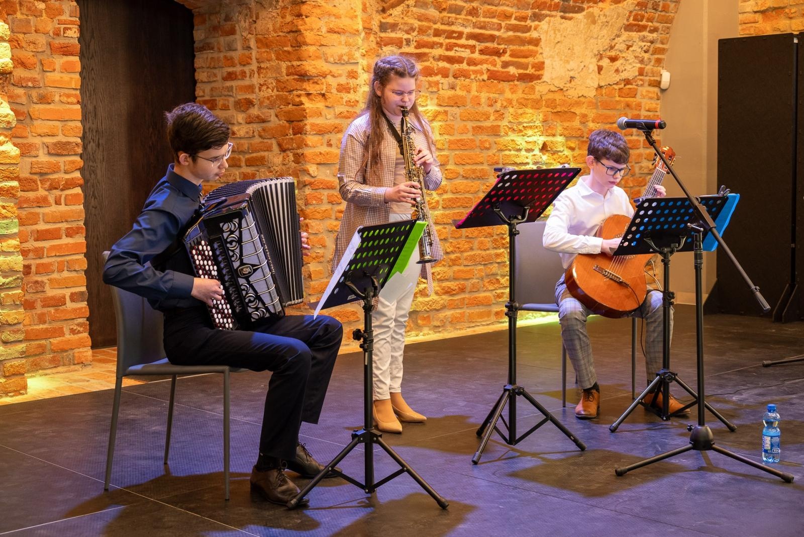Zdjęcie w galerii na portalu naszraciborz.pl: Kiermasz Wielkanocny w niezwykłej scenerii tworkowskiego zamku [FOTO i WIDEO] wiadomości z regionu