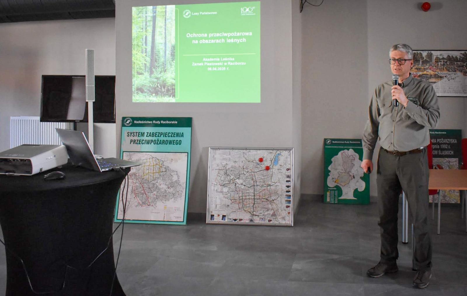 Zdjęcie w galerii na portalu naszraciborz.pl: Zamkowa Akademia Leśnika – Jak chronić lasy przed pożarami? [FOTO i WIDEO] wiadomości z regionu
