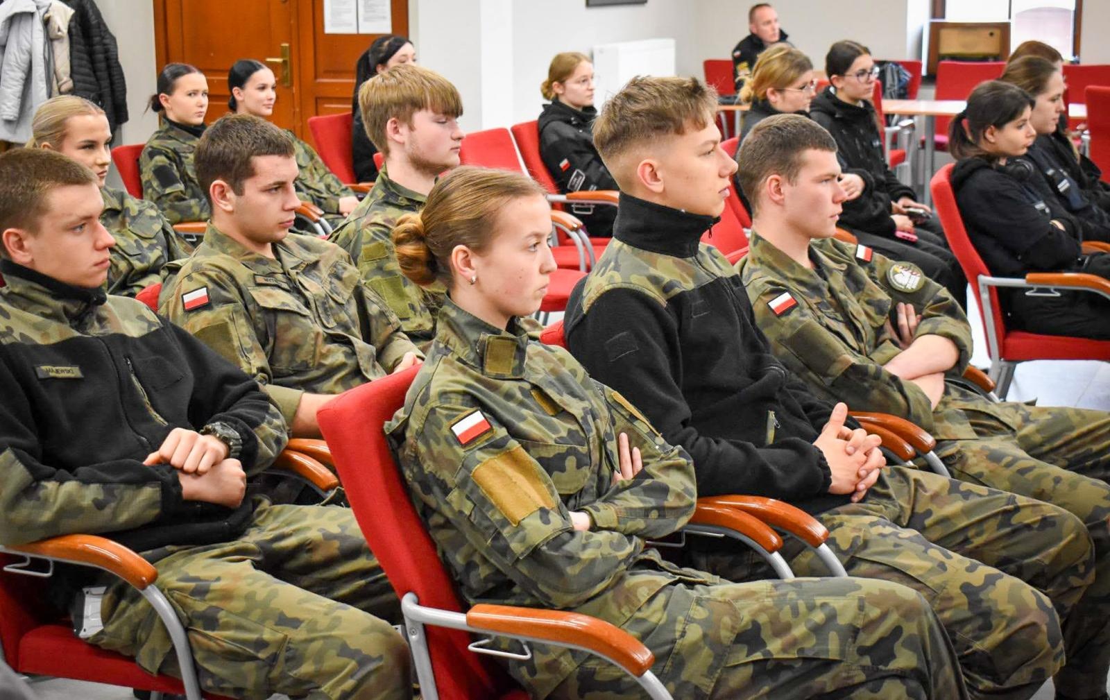 Zdjęcie w galerii na portalu naszraciborz.pl: Zamkowa Akademia Leśnika – Jak chronić lasy przed pożarami? [FOTO i WIDEO] wiadomości z regionu