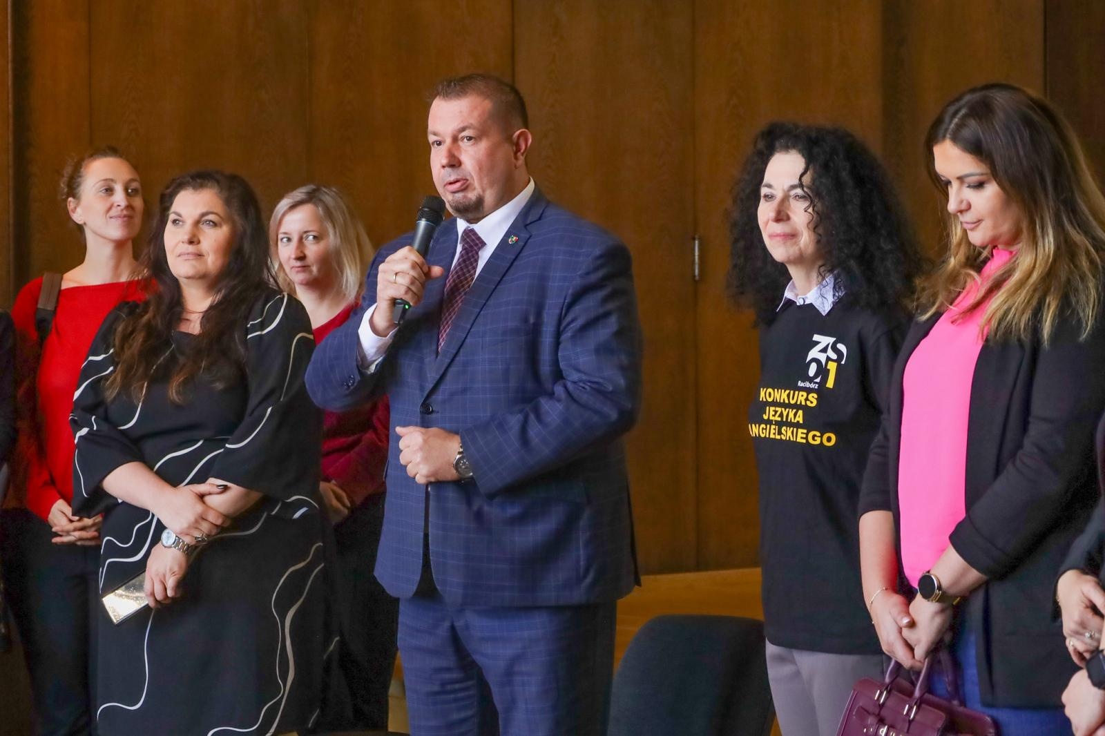 Zdjęcie w galerii na portalu naszraciborz.pl: II Powiatowy Konkurs Języka Angielskiego Tell Your Tale – pasja, kreatywność i rywalizacja! wiadomości z regionu