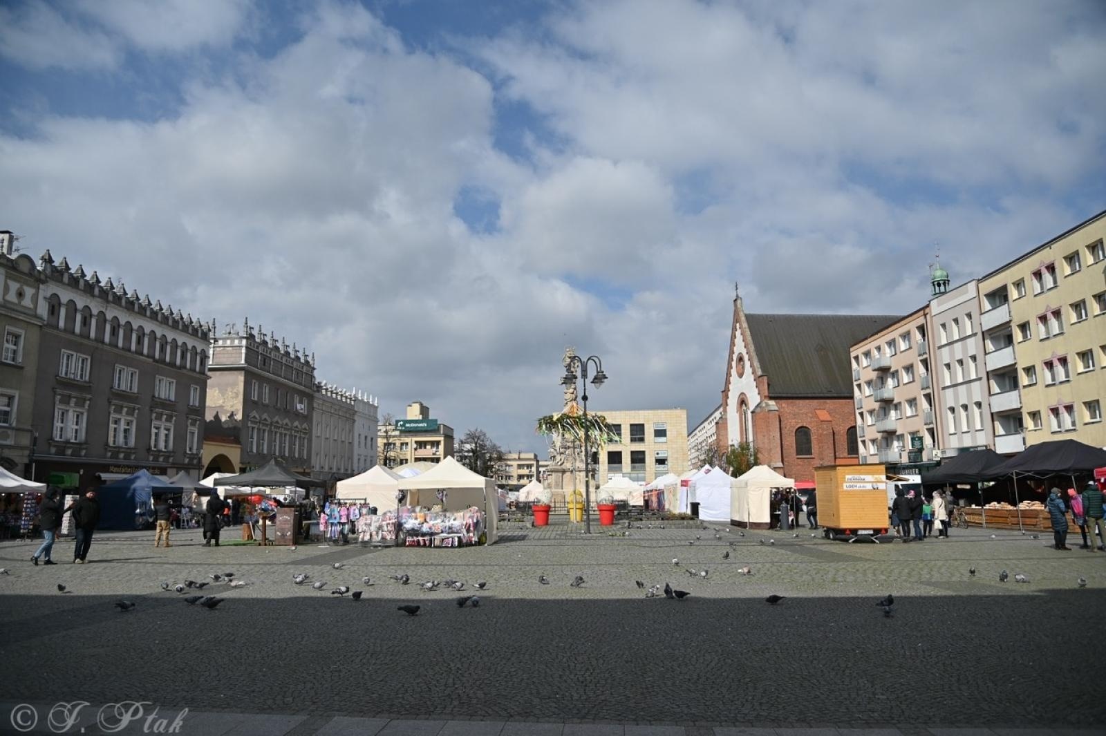 Zdjęcie w galerii na portalu naszraciborz.pl: Jarmark Wielkanocny na Rynku za nami [FOTO] wiadomości z regionu