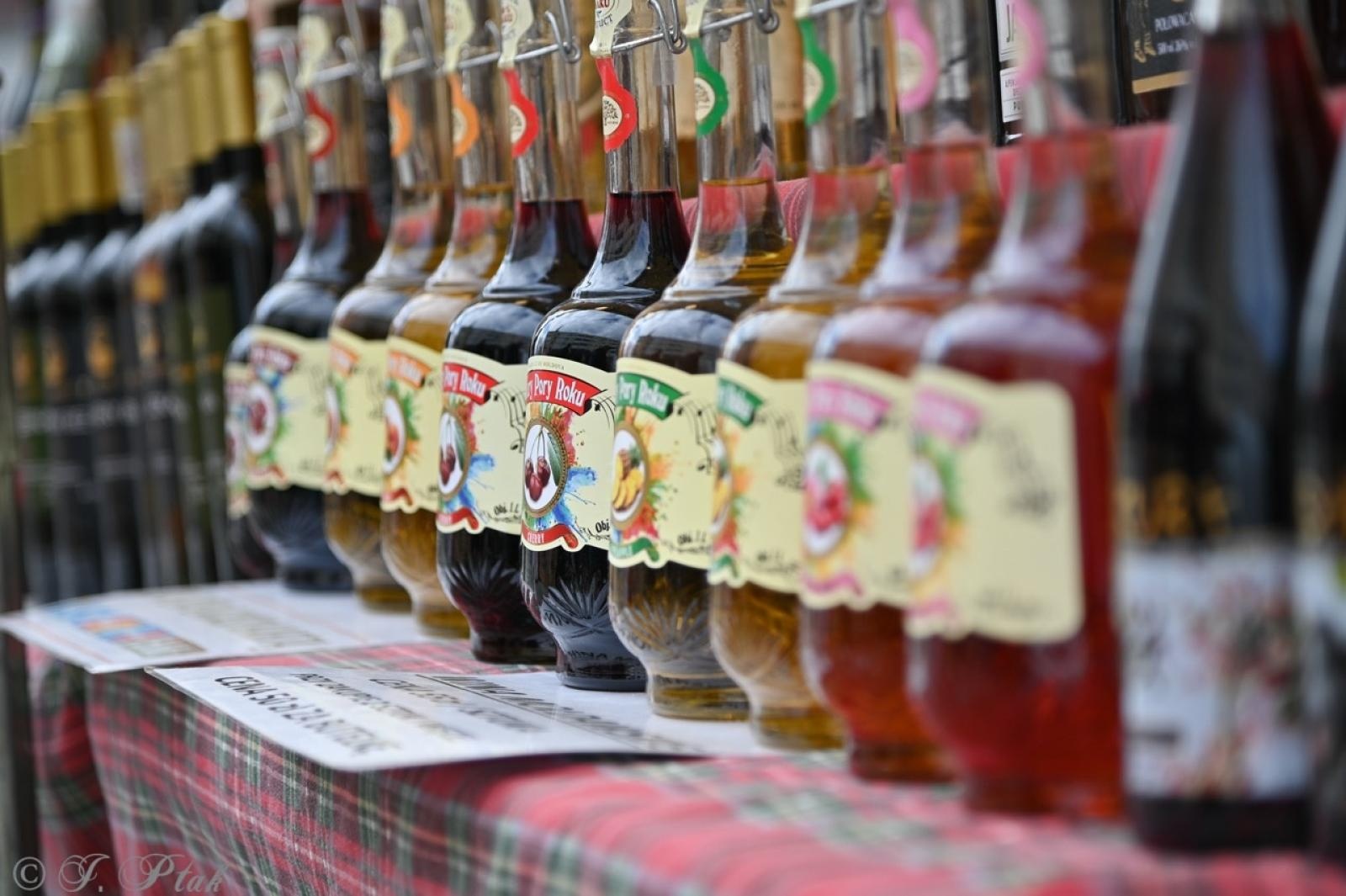 Zdjęcie w galerii na portalu naszraciborz.pl: Jarmark Wielkanocny na Rynku za nami [FOTO] wiadomości z regionu