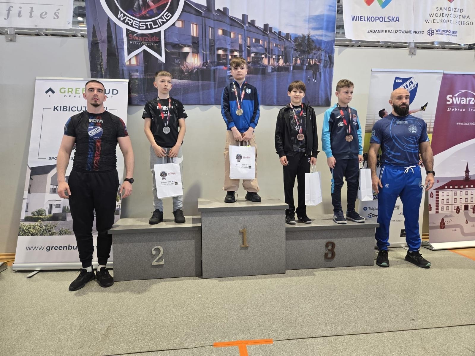 Zdjęcie w galerii na portalu naszraciborz.pl: Medalowy popis zapaśników Unii Racibórz w Swarzędzu wiadomości z regionu