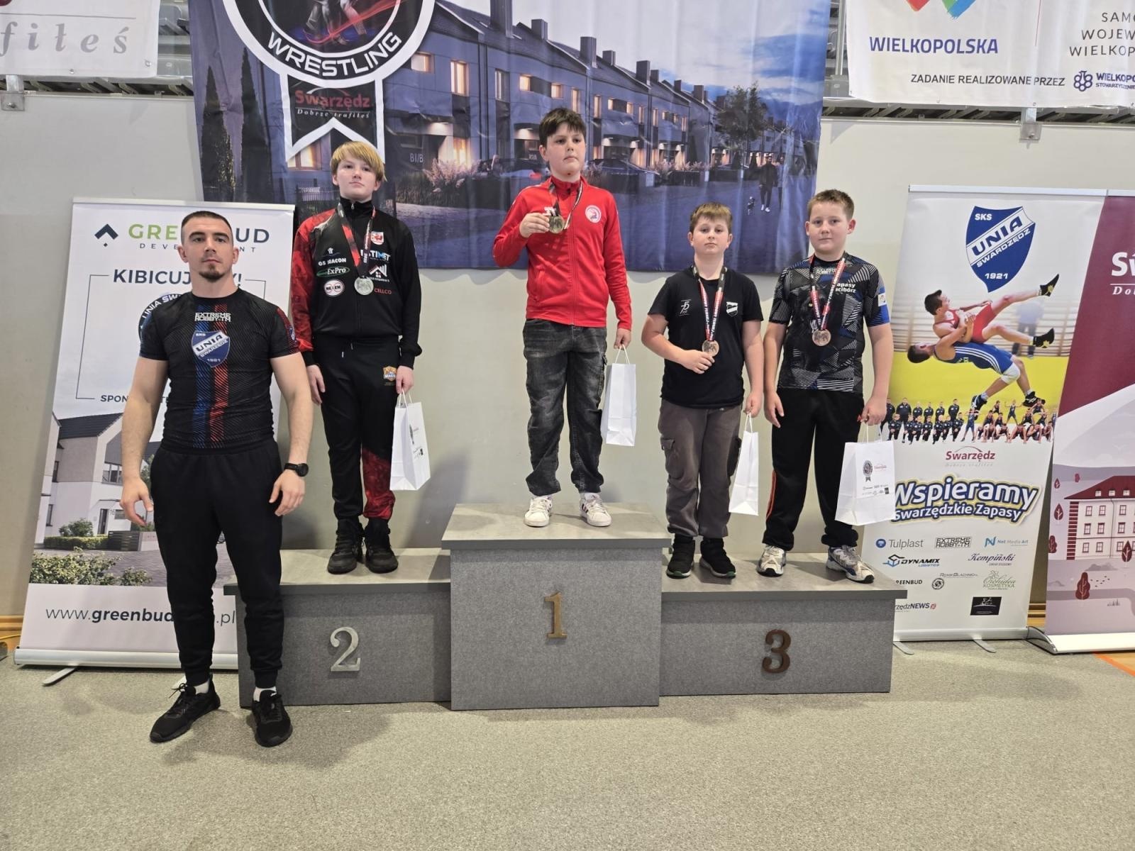 Zdjęcie w galerii na portalu naszraciborz.pl: Medalowy popis zapaśników Unii Racibórz w Swarzędzu wiadomości z regionu