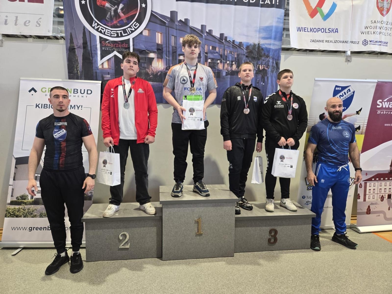 Zdjęcie w galerii na portalu naszraciborz.pl: Medalowy popis zapaśników Unii Racibórz w Swarzędzu wiadomości z regionu