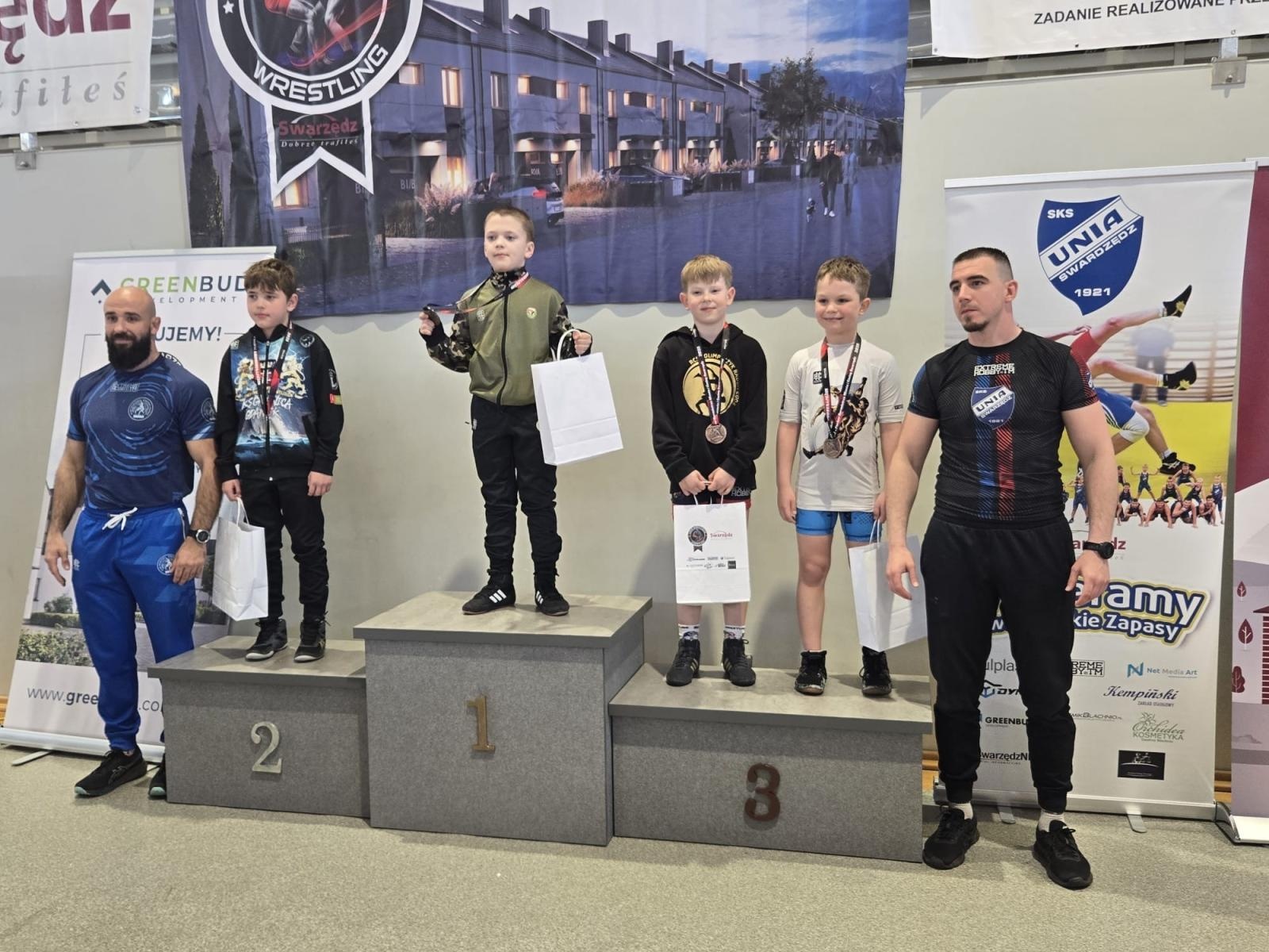 Zdjęcie w galerii na portalu naszraciborz.pl: Medalowy popis zapaśników Unii Racibórz w Swarzędzu wiadomości z regionu