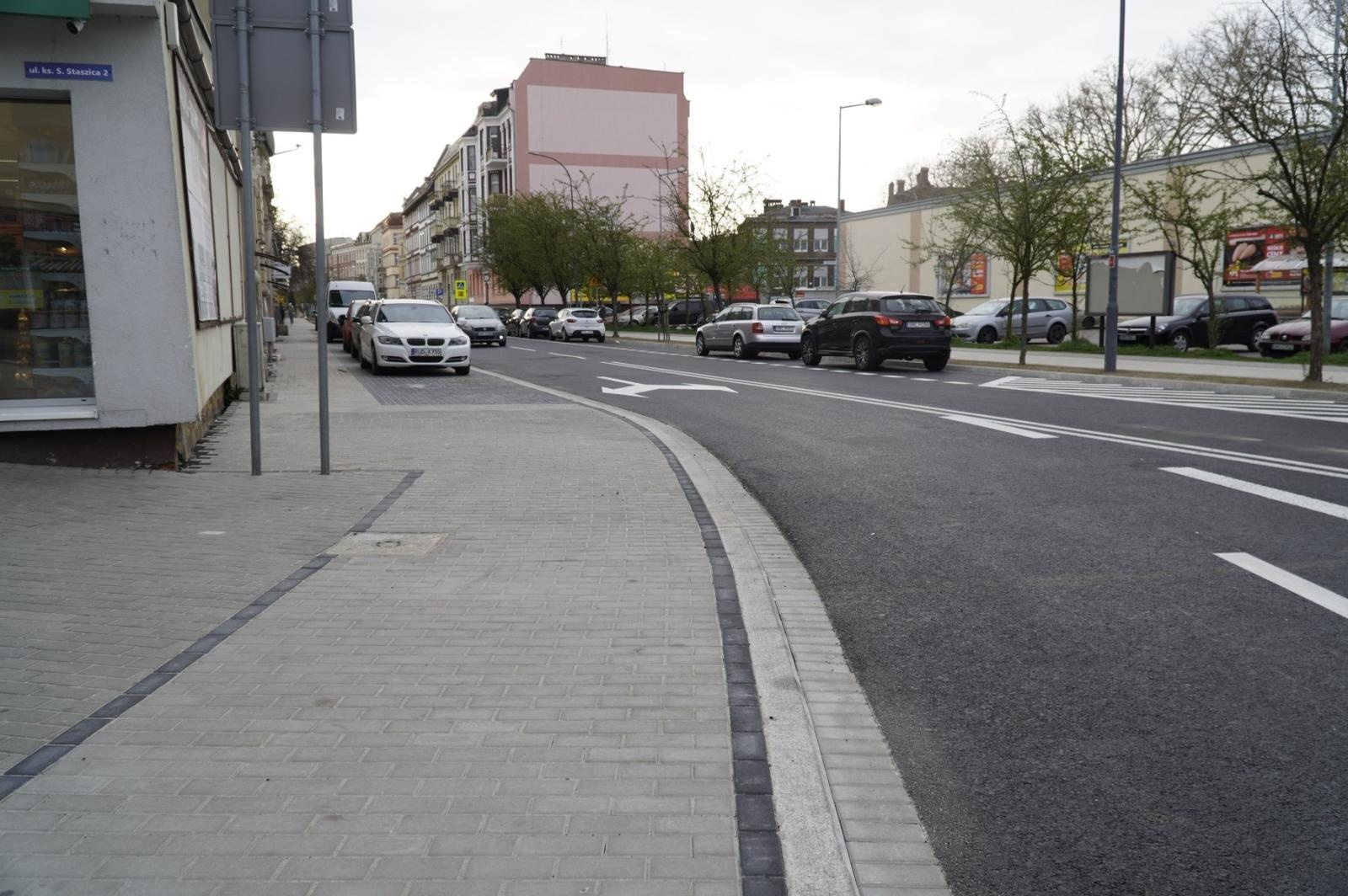 Zdjęcie w galerii na portalu naszraciborz.pl: Trochę to trwało, ale się udało. Zakończył się remont ul. Staszica wiadomości z regionu