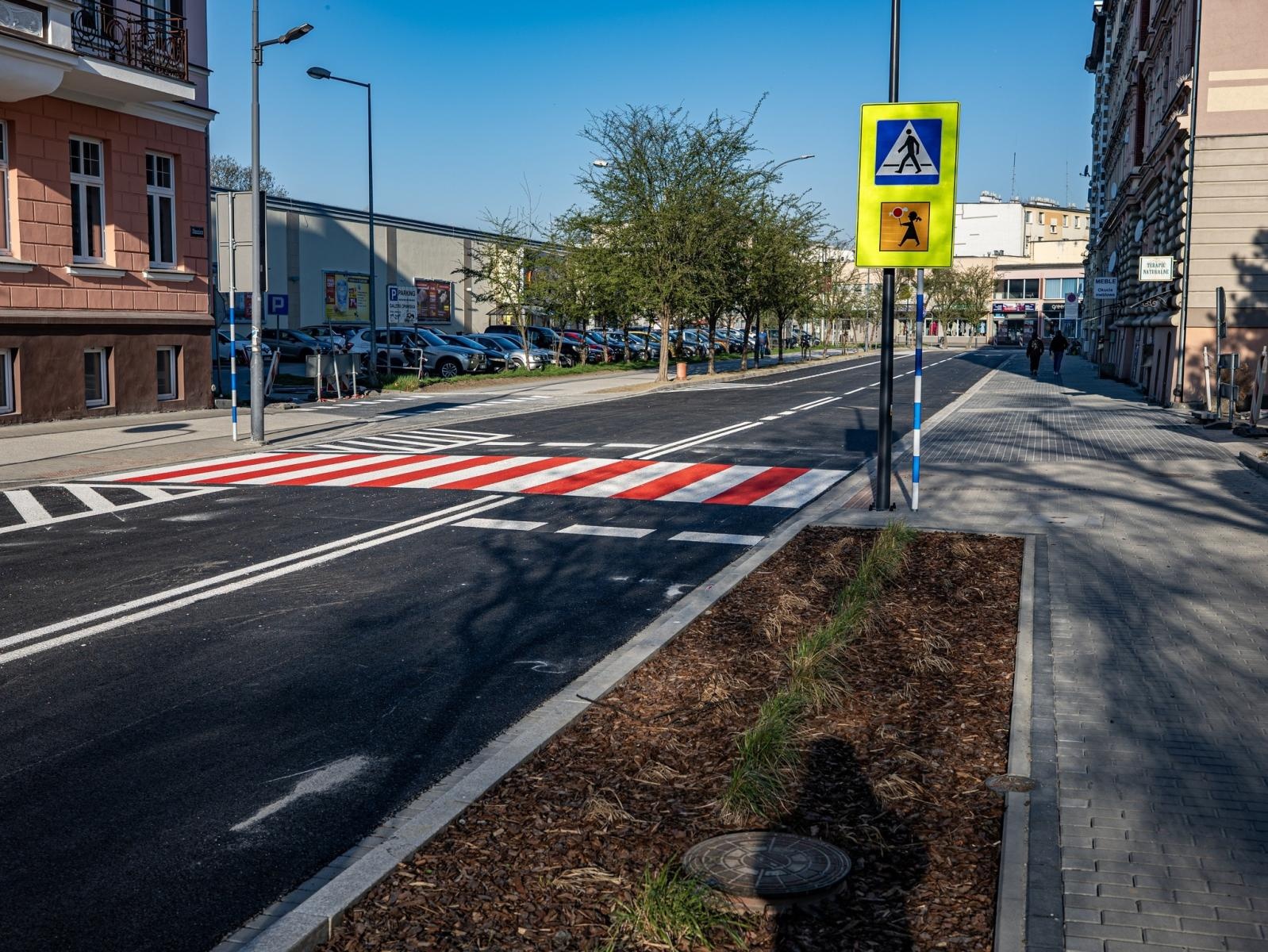 Zdjęcie w galerii na portalu naszraciborz.pl: Trochę to trwało, ale się udało. Zakończył się remont ul. Staszica wiadomości z regionu