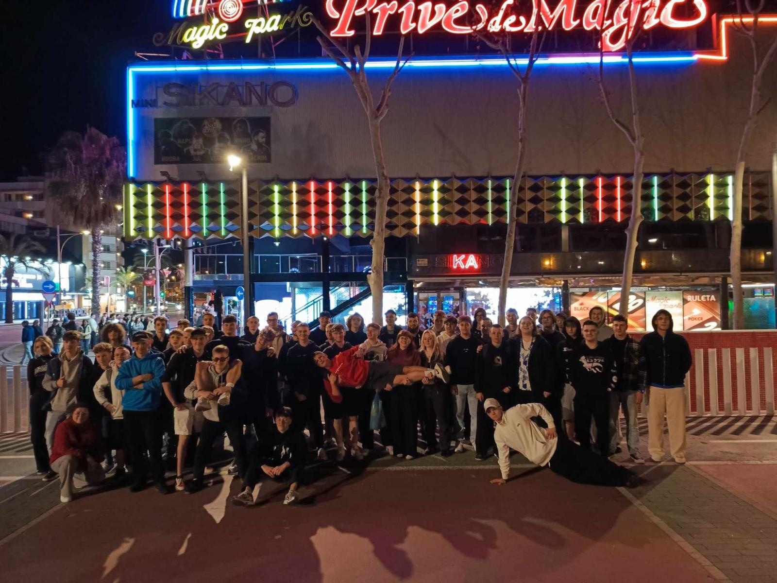 Zdjęcie w galerii na portalu naszraciborz.pl: Włoski styl, hiszpański klimat i francuski szyk – europejska wycieczka Mechanika wiadomości z regionu