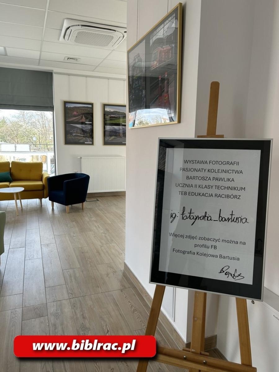 Zdjęcie w galerii na portalu naszraciborz.pl: Stacja Młodych zadebiutowała jako galeria fotografii wiadomości z regionu