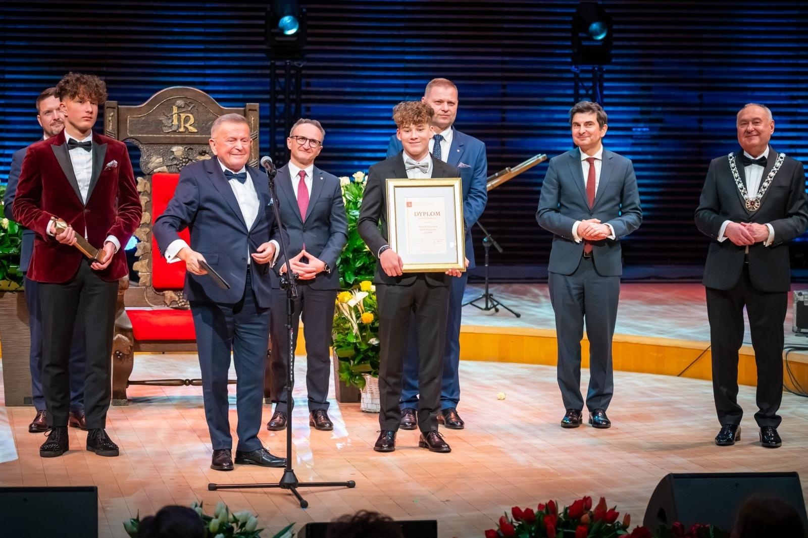 Zdjęcie w galerii na portalu naszraciborz.pl: Bernard Korzonek z Raciborza z tytułem Rzemieślnika Roku! wiadomości z regionu