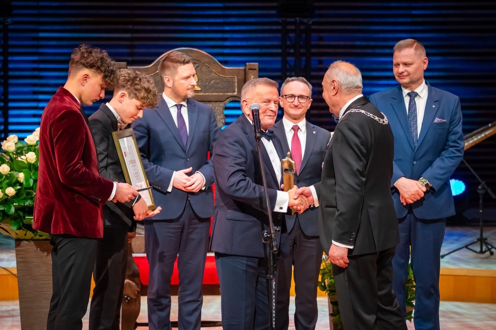 Zdjęcie w galerii na portalu naszraciborz.pl: Bernard Korzonek z Raciborza z tytułem Rzemieślnika Roku! wiadomości z regionu