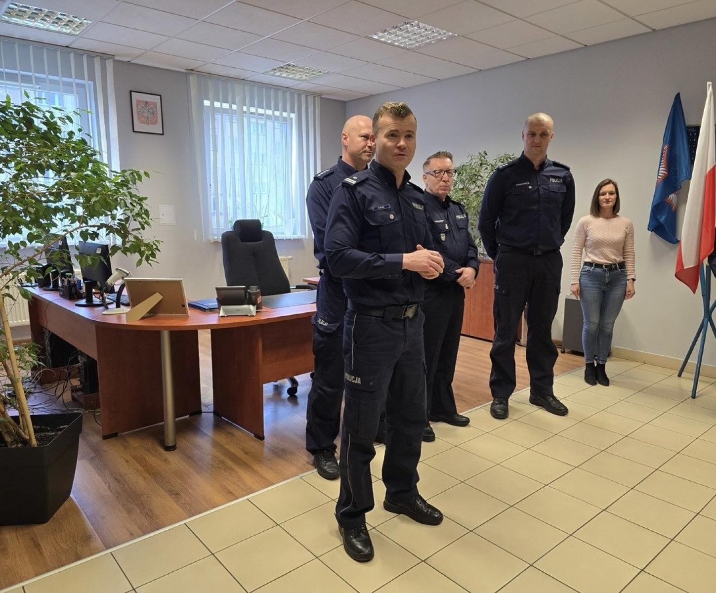 Zdjęcie w galerii na portalu naszraciborz.pl: Policyjne awanse w komendzie w Raciborzu wiadomości z regionu