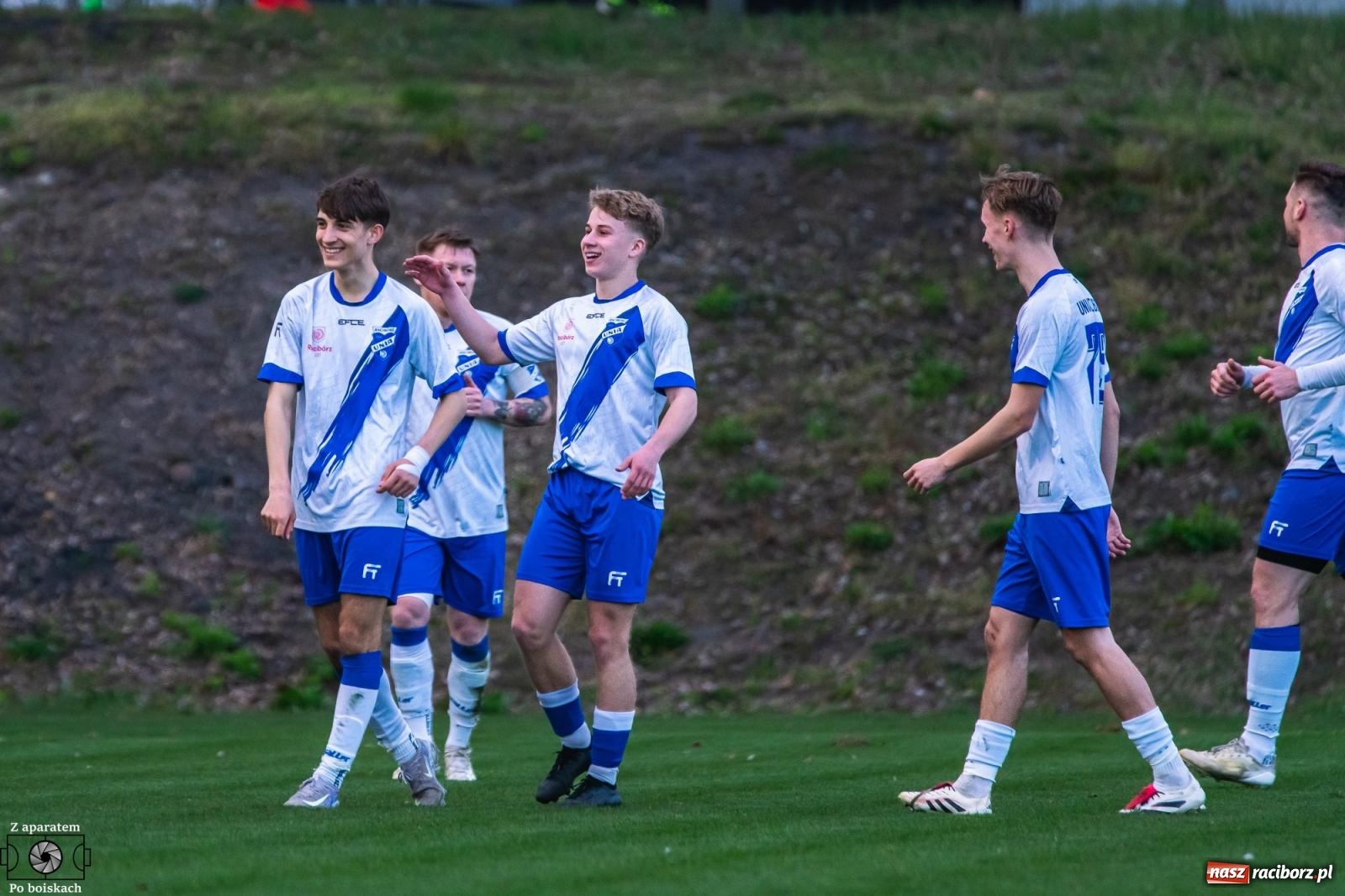 Zdjęcie w galerii na portalu naszraciborz.pl: Czekali na tę chwilę dwadzieścia dwa lata. Unia Racibórz z Pucharem Polski na szczeblu Podokręgu [FOTO i WIDEO] wiadomości z regionu