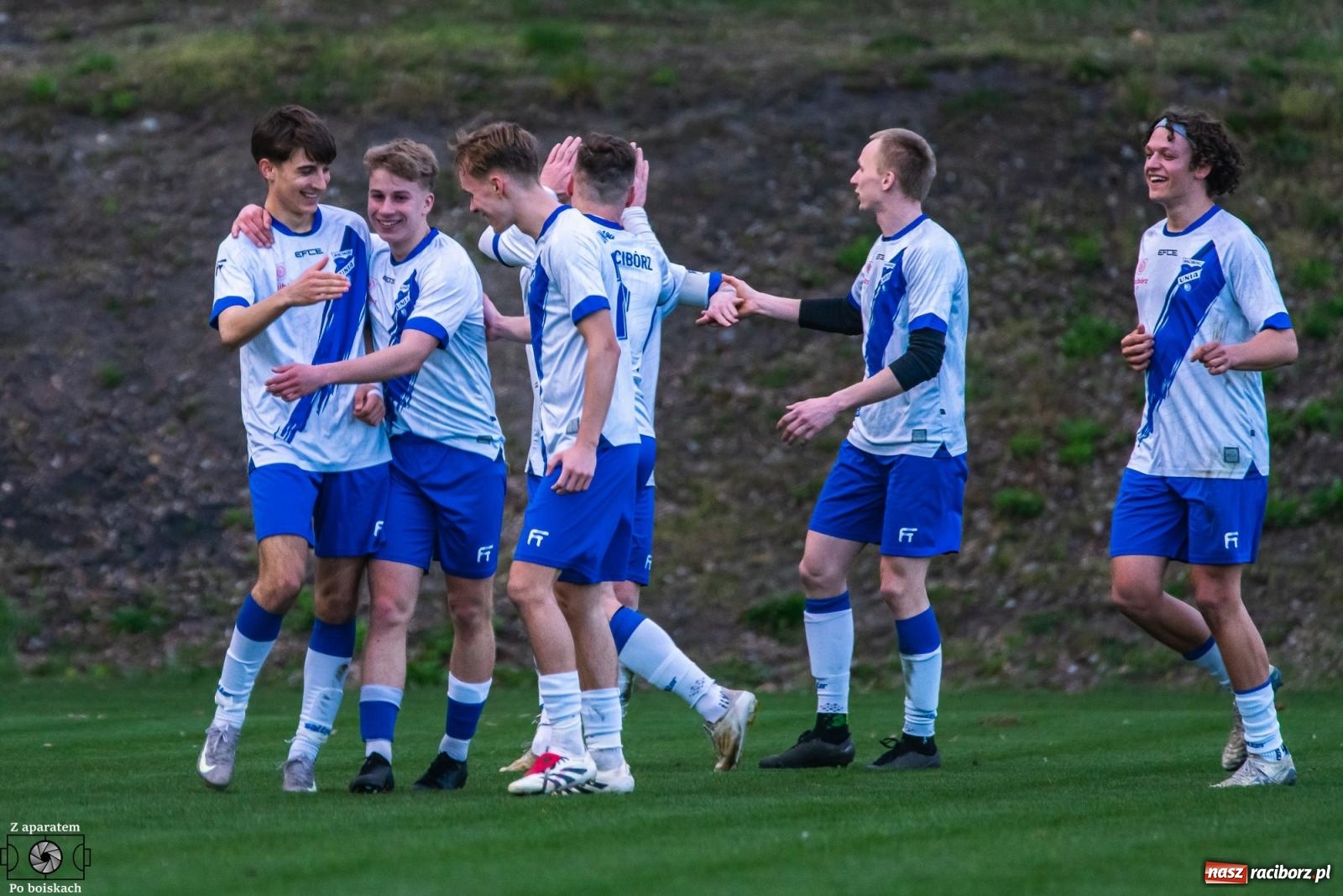 Zdjęcie w galerii na portalu naszraciborz.pl: Czekali na tę chwilę dwadzieścia dwa lata. Unia Racibórz z Pucharem Polski na szczeblu Podokręgu [FOTO i WIDEO] wiadomości z regionu