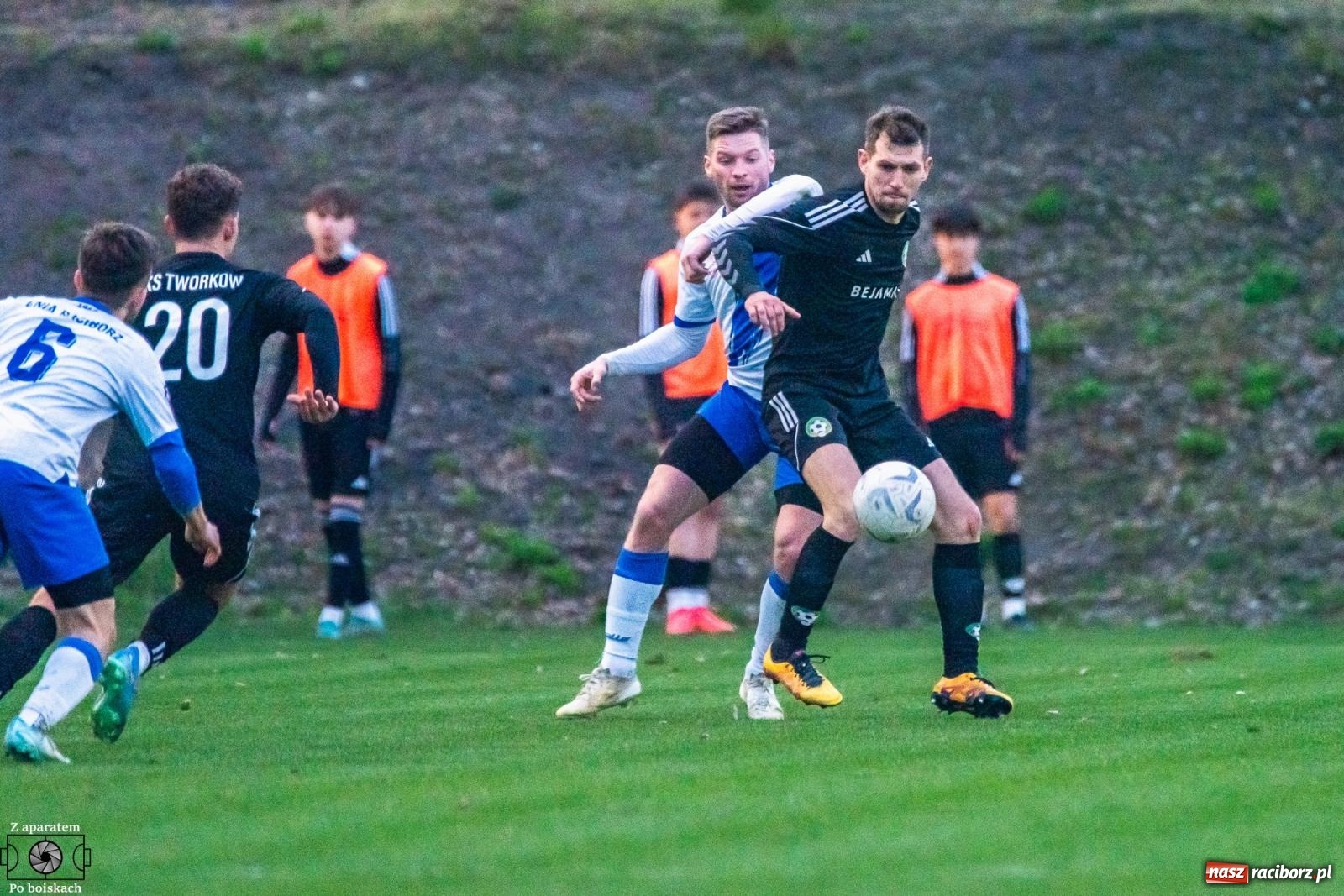 Zdjęcie w galerii na portalu naszraciborz.pl: Czekali na tę chwilę dwadzieścia dwa lata. Unia Racibórz z Pucharem Polski na szczeblu Podokręgu [FOTO i WIDEO] wiadomości z regionu