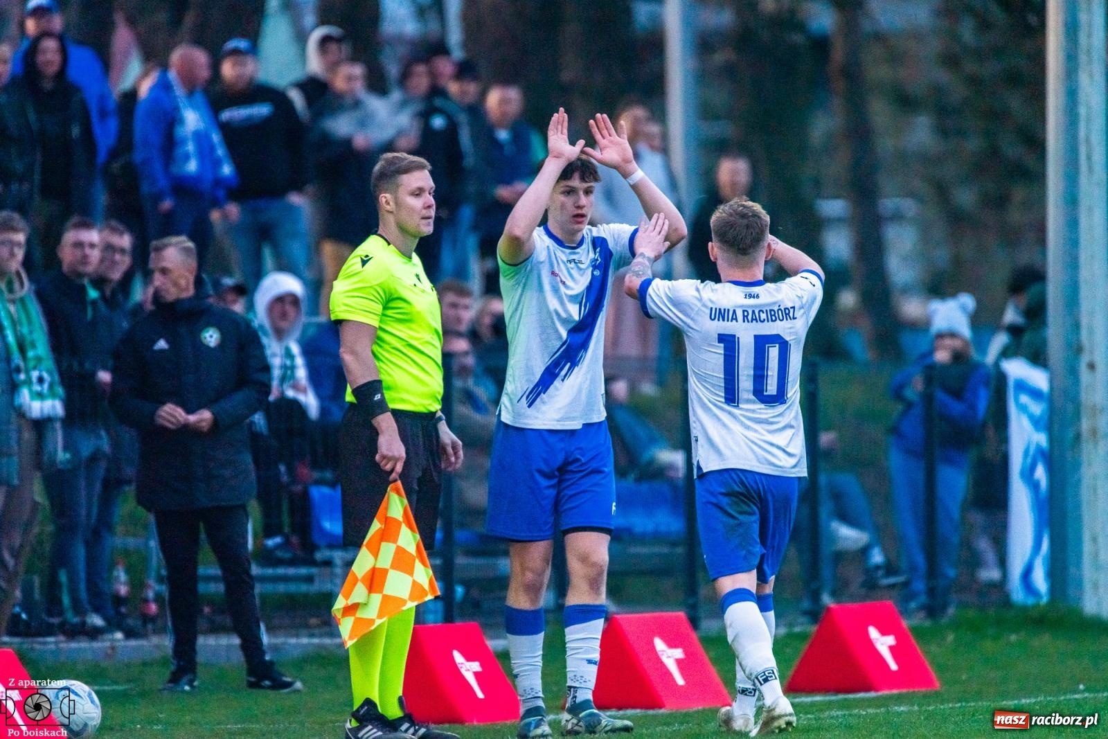 Zdjęcie w galerii na portalu naszraciborz.pl: Czekali na tę chwilę dwadzieścia dwa lata. Unia Racibórz z Pucharem Polski na szczeblu Podokręgu [FOTO i WIDEO] wiadomości z regionu