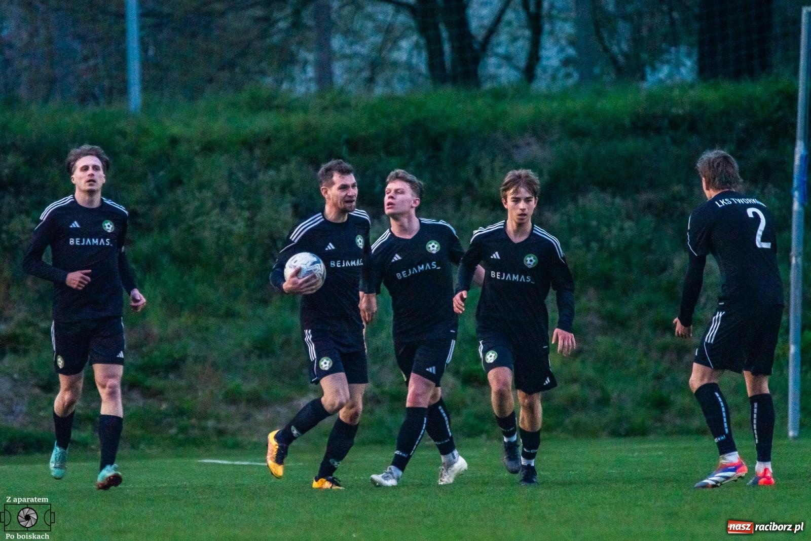 Zdjęcie w galerii na portalu naszraciborz.pl: Czekali na tę chwilę dwadzieścia dwa lata. Unia Racibórz z Pucharem Polski na szczeblu Podokręgu [FOTO i WIDEO] wiadomości z regionu