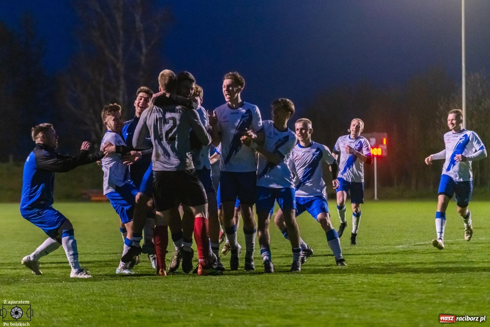 Zdjęcie w galerii na portalu naszraciborz.pl: Czekali na tę chwilę dwadzieścia dwa lata. Unia Racibórz z Pucharem Polski na szczeblu Podokręgu [FOTO i WIDEO] wiadomości z regionu