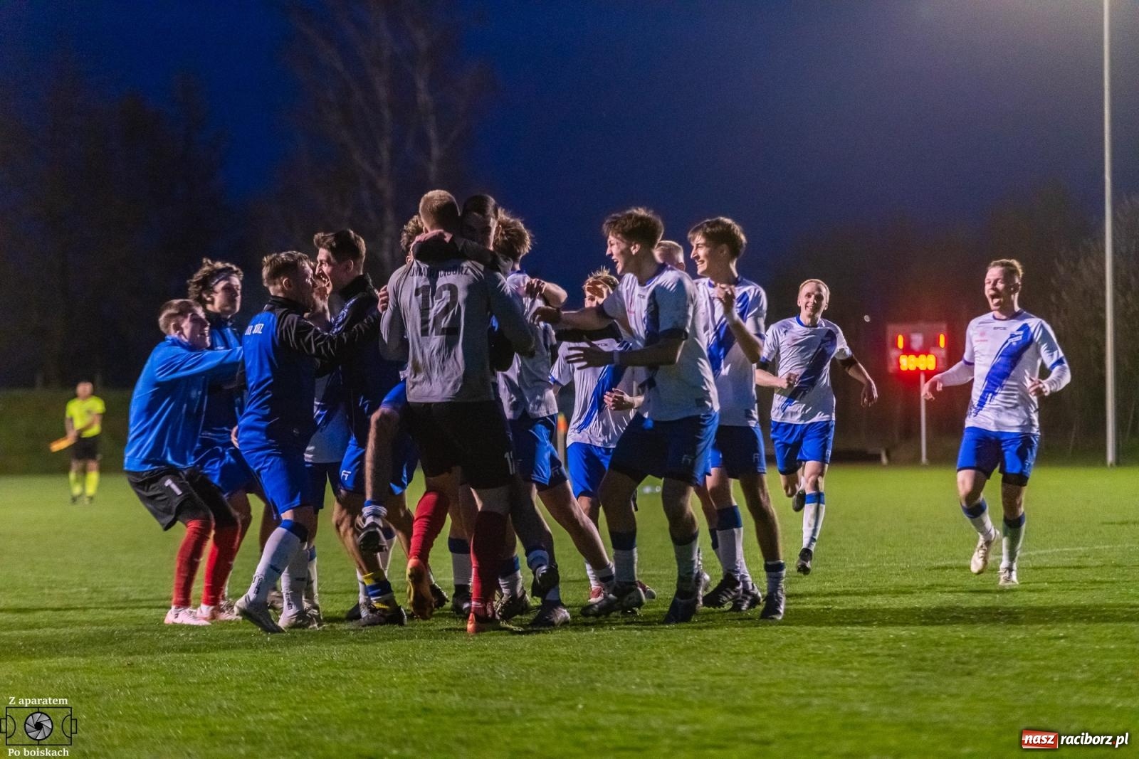 Zdjęcie w galerii na portalu naszraciborz.pl: Czekali na tę chwilę dwadzieścia dwa lata. Unia Racibórz z Pucharem Polski na szczeblu Podokręgu [FOTO i WIDEO] wiadomości z regionu
