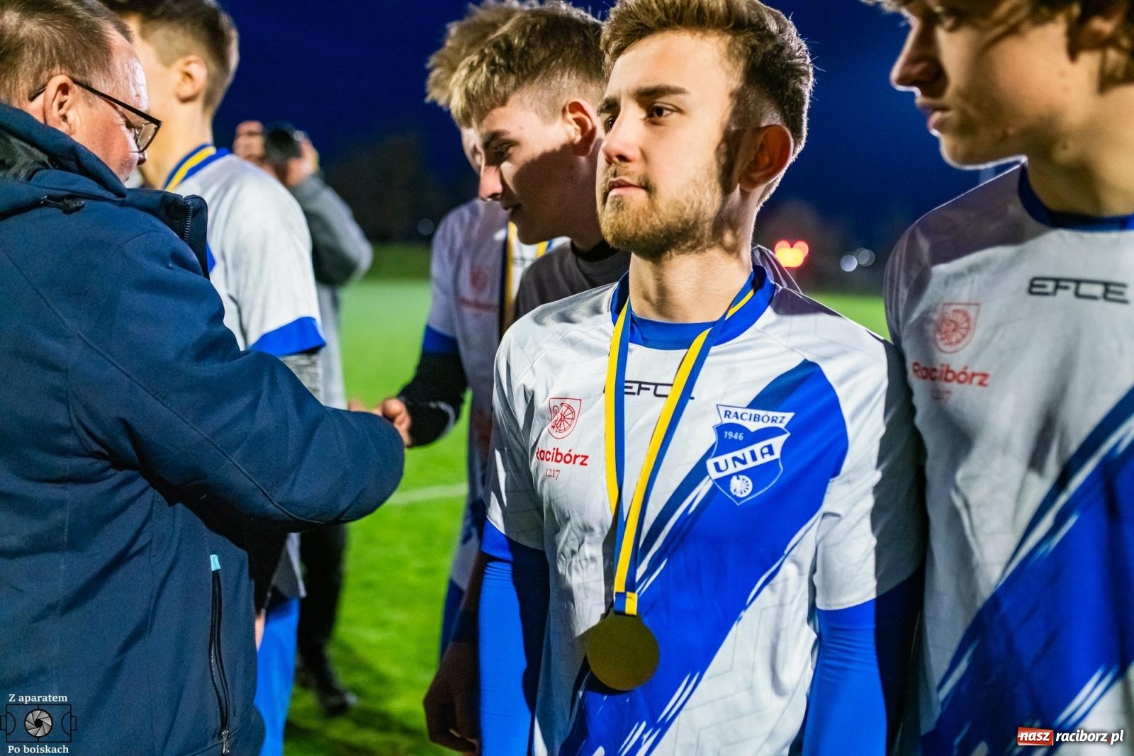 Zdjęcie w galerii na portalu naszraciborz.pl: Czekali na tę chwilę dwadzieścia dwa lata. Unia Racibórz z Pucharem Polski na szczeblu Podokręgu [FOTO i WIDEO] wiadomości z regionu