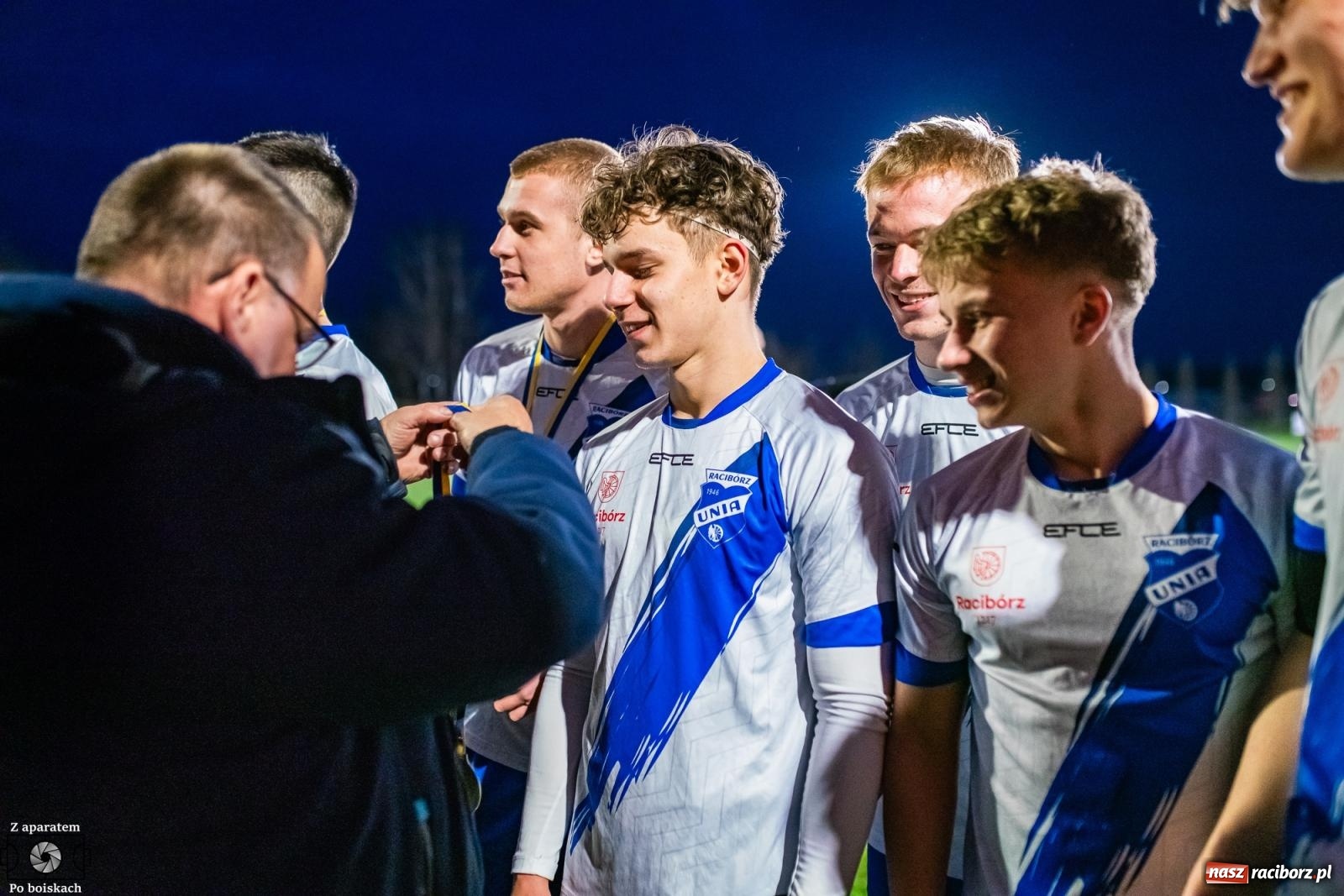 Zdjęcie w galerii na portalu naszraciborz.pl: Czekali na tę chwilę dwadzieścia dwa lata. Unia Racibórz z Pucharem Polski na szczeblu Podokręgu [FOTO i WIDEO] wiadomości z regionu