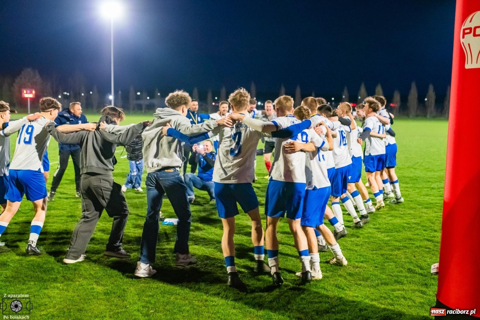 Zdjęcie w galerii na portalu naszraciborz.pl: Czekali na tę chwilę dwadzieścia dwa lata. Unia Racibórz z Pucharem Polski na szczeblu Podokręgu [FOTO i WIDEO] wiadomości z regionu