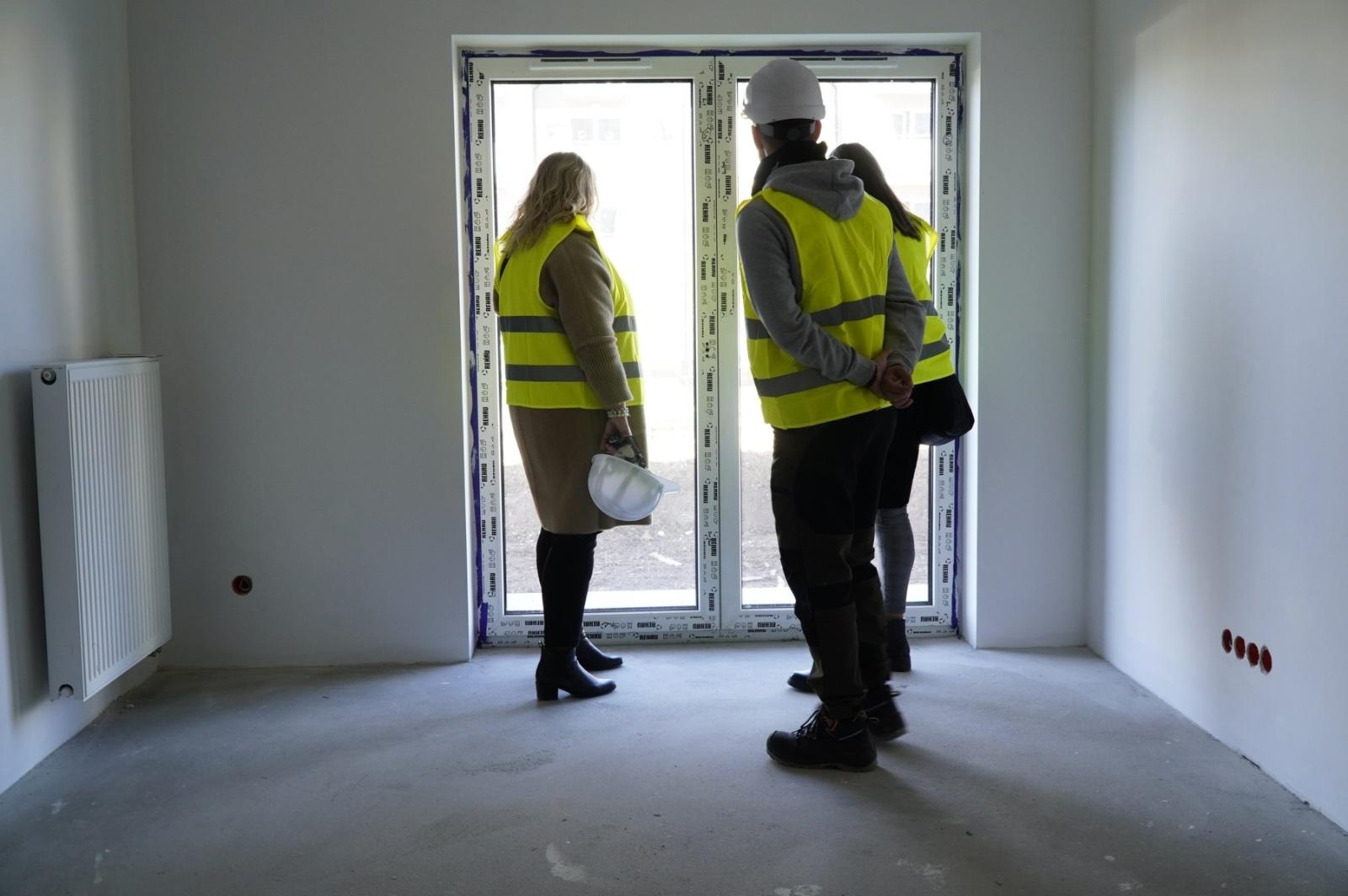 Zdjęcie w galerii na portalu naszraciborz.pl: Wizytacja terenowa inwestycji mieszkaniowej przy ulicy Łąkowej. Można składać wnioski wiadomości z regionu