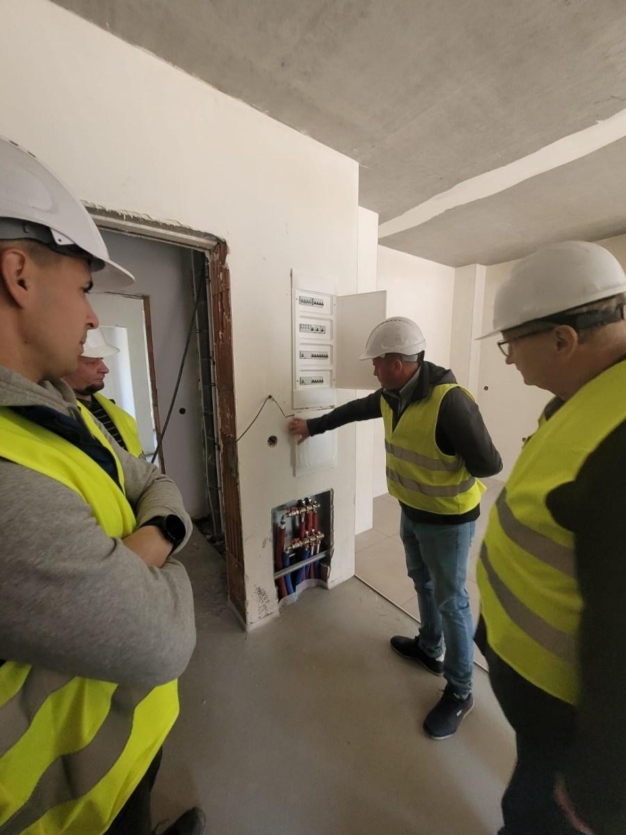 Zdjęcie w galerii na portalu naszraciborz.pl: Wizytacja terenowa inwestycji mieszkaniowej przy ulicy Łąkowej. Można składać wnioski wiadomości z regionu