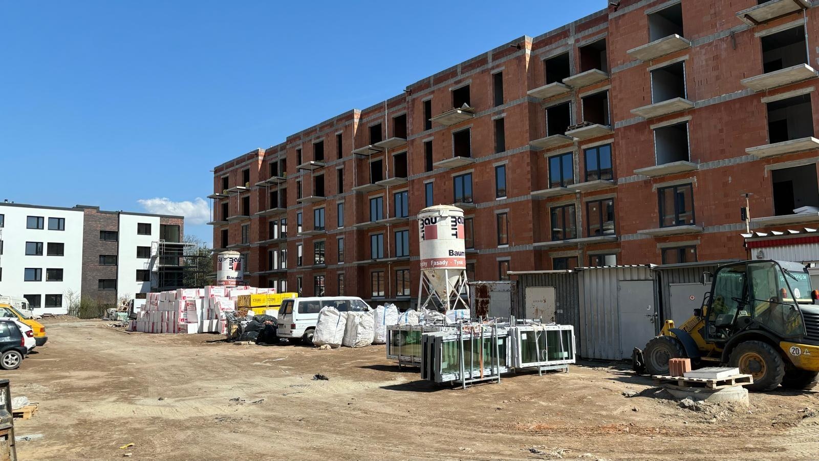 Zdjęcie w galerii na portalu naszraciborz.pl: Wizytacja terenowa inwestycji mieszkaniowej przy ulicy Łąkowej. Można składać wnioski wiadomości z regionu