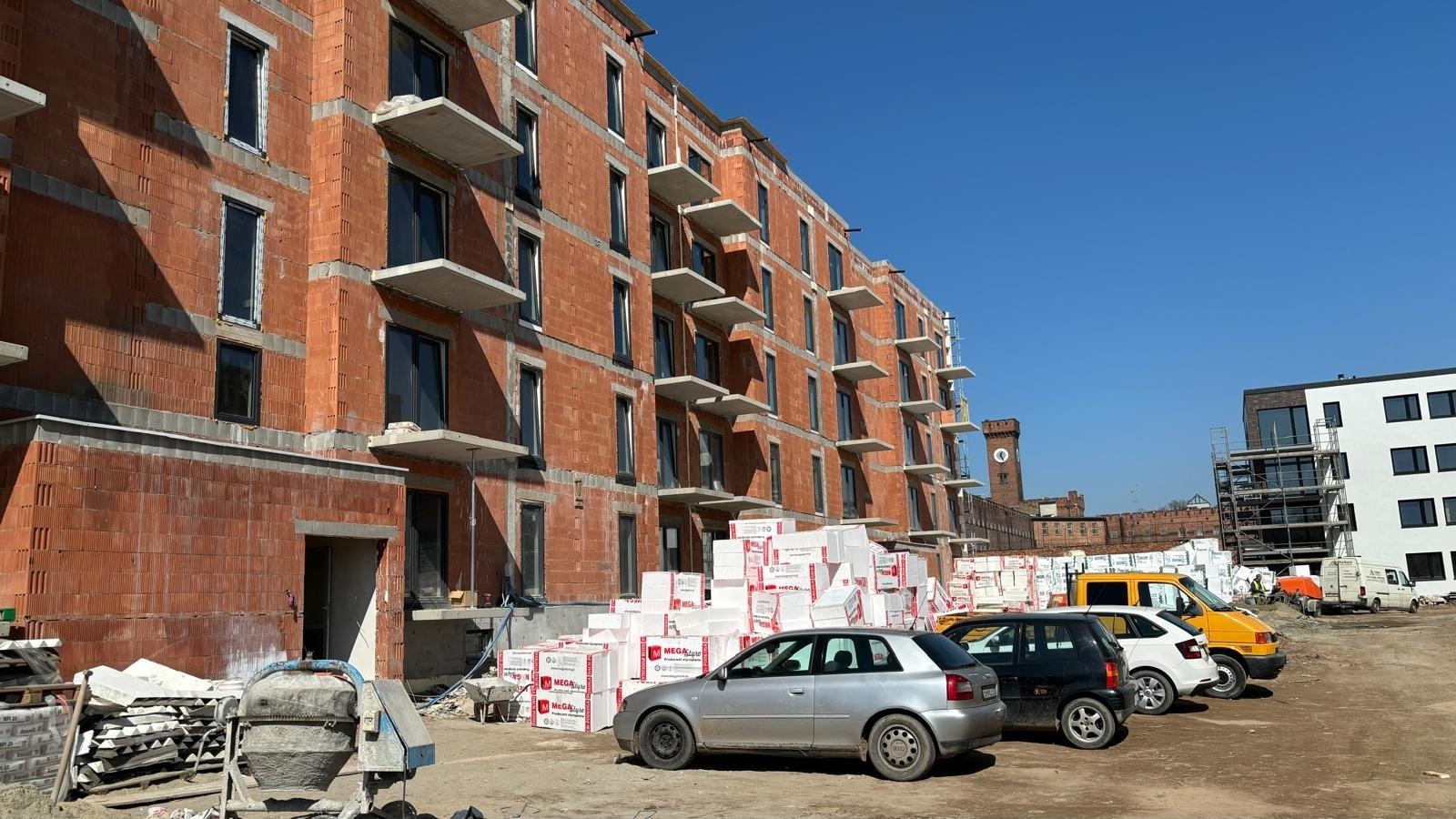 Zdjęcie w galerii na portalu naszraciborz.pl: Wizytacja terenowa inwestycji mieszkaniowej przy ulicy Łąkowej. Można składać wnioski wiadomości z regionu