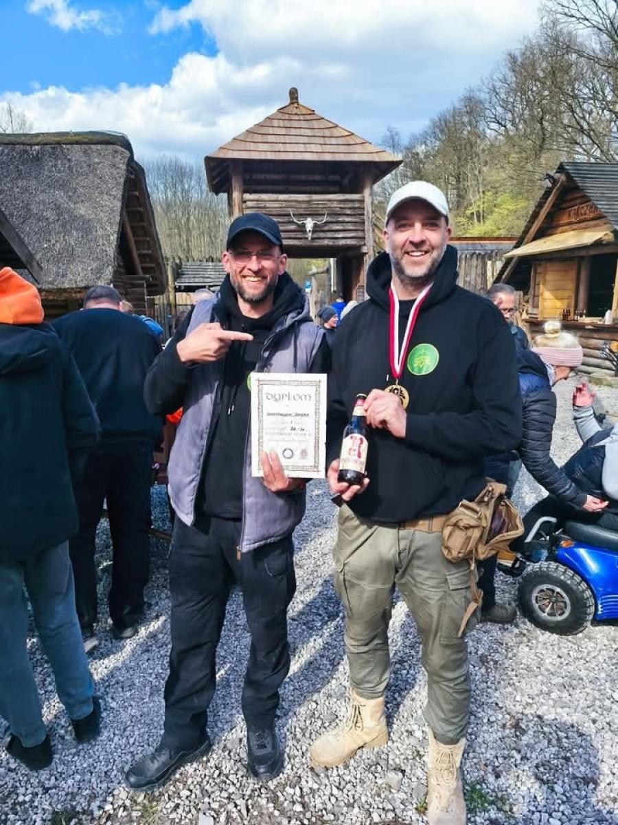 Zdjęcie w galerii na portalu naszraciborz.pl: Relacja z zawodów łuczniczych Raciborskie 7 i pół D – strzała tradycji w sercu lasów Obora wiadomości z regionu