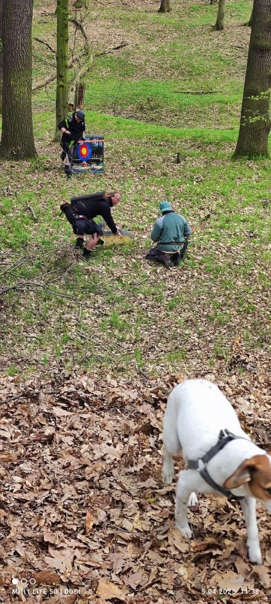 Zdjęcie w galerii na portalu naszraciborz.pl: Relacja z zawodów łuczniczych Raciborskie 7 i pół D – strzała tradycji w sercu lasów Obora wiadomości z regionu