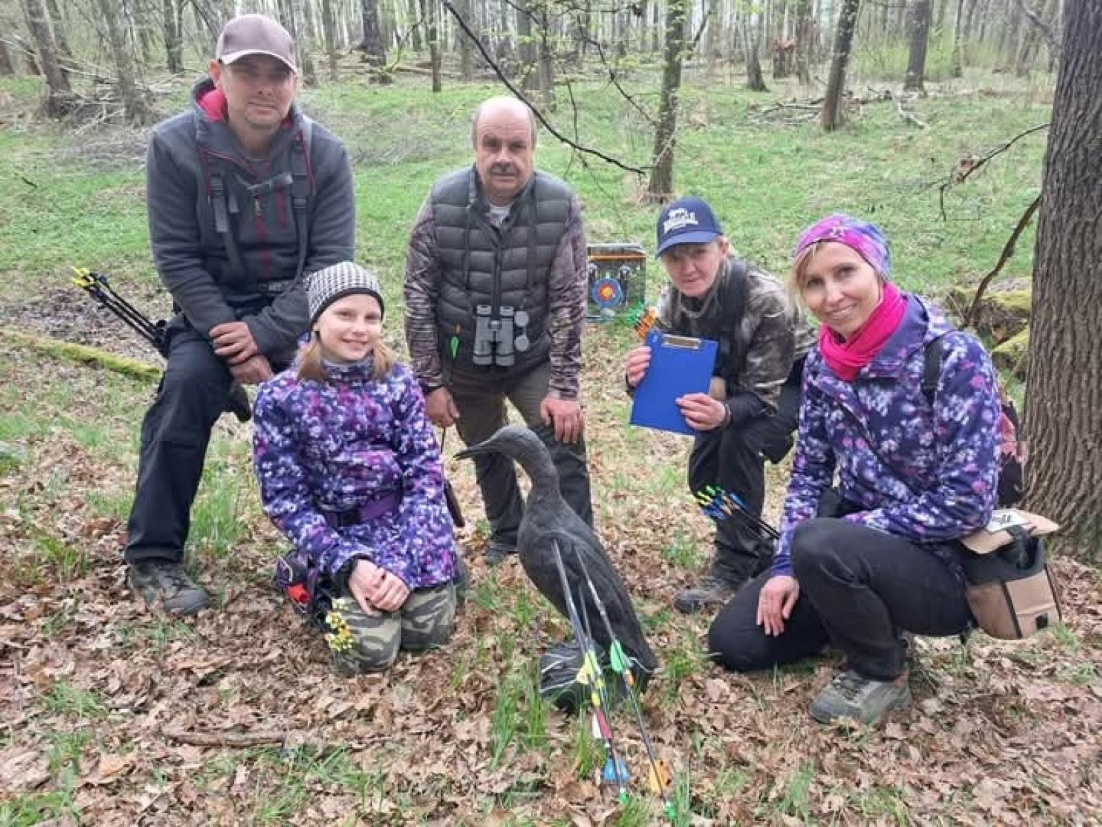 Zdjęcie w galerii na portalu naszraciborz.pl: Relacja z zawodów łuczniczych Raciborskie 7 i pół D – strzała tradycji w sercu lasów Obora wiadomości z regionu