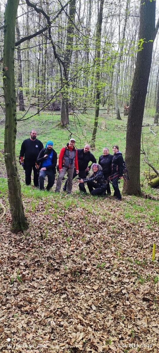 Zdjęcie w galerii na portalu naszraciborz.pl: Relacja z zawodów łuczniczych Raciborskie 7 i pół D – strzała tradycji w sercu lasów Obora wiadomości z regionu