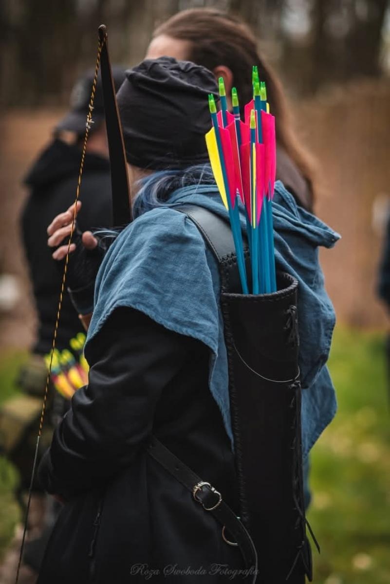 Zdjęcie w galerii na portalu naszraciborz.pl: Relacja z zawodów łuczniczych Raciborskie 7 i pół D – strzała tradycji w sercu lasów Obora wiadomości z regionu