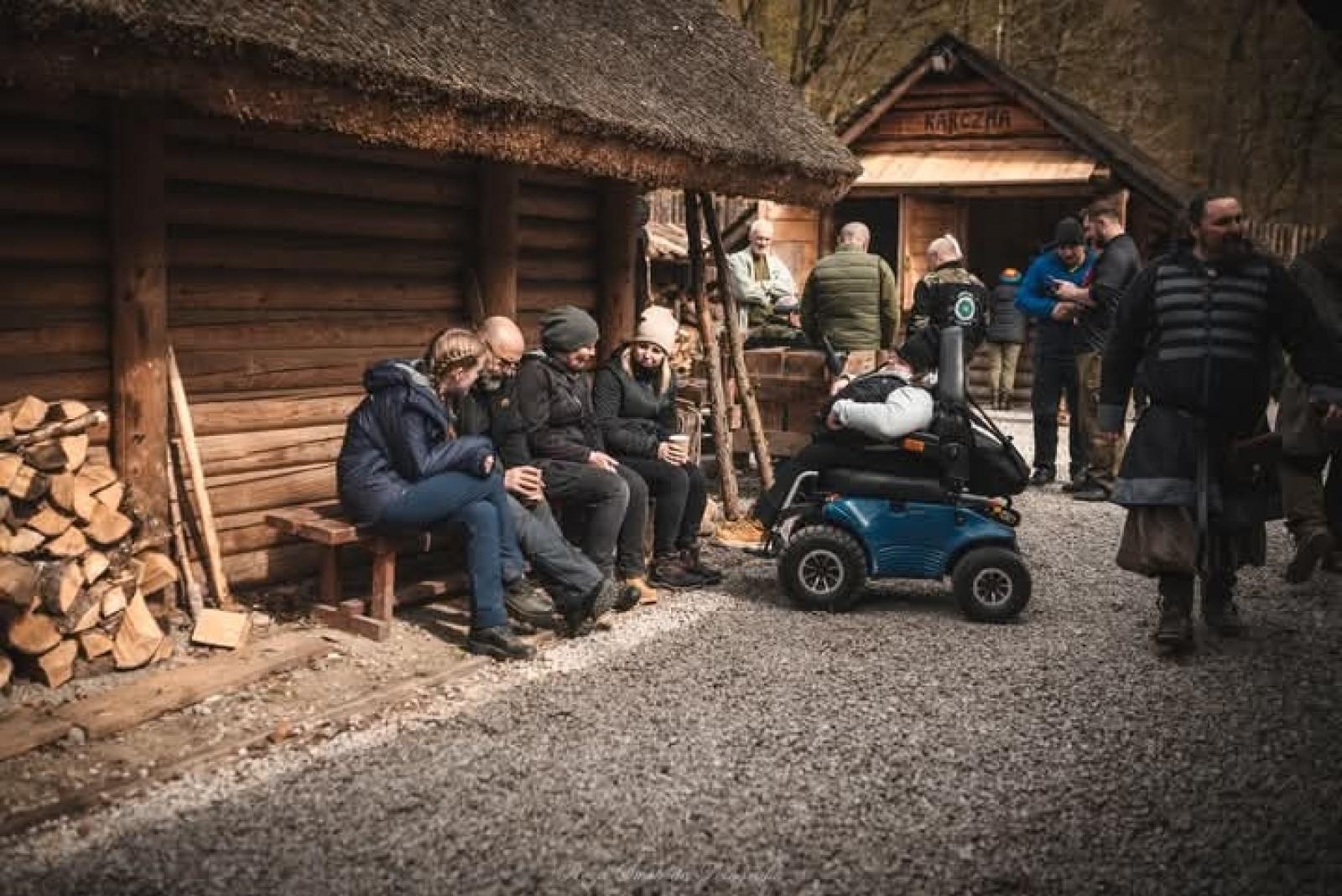 Zdjęcie w galerii na portalu naszraciborz.pl: Relacja z zawodów łuczniczych Raciborskie 7 i pół D – strzała tradycji w sercu lasów Obora wiadomości z regionu