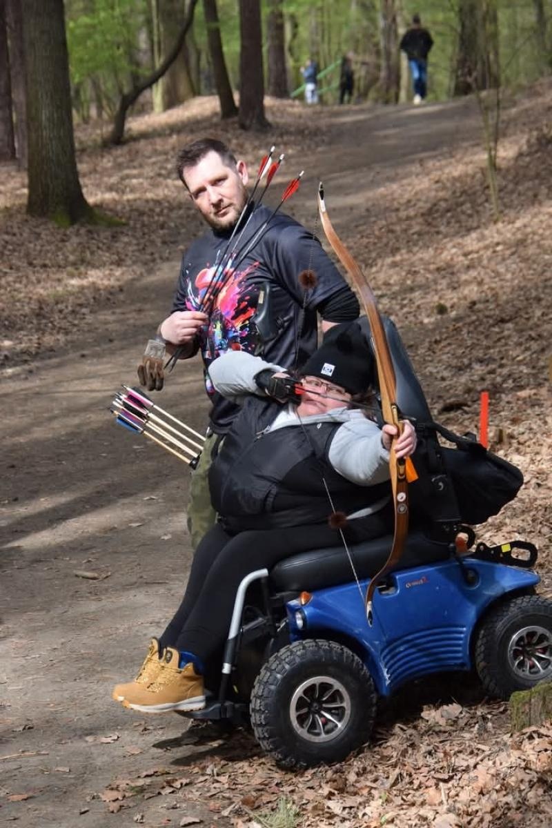 Zdjęcie w galerii na portalu naszraciborz.pl: Relacja z zawodów łuczniczych Raciborskie 7 i pół D – strzała tradycji w sercu lasów Obora wiadomości z regionu