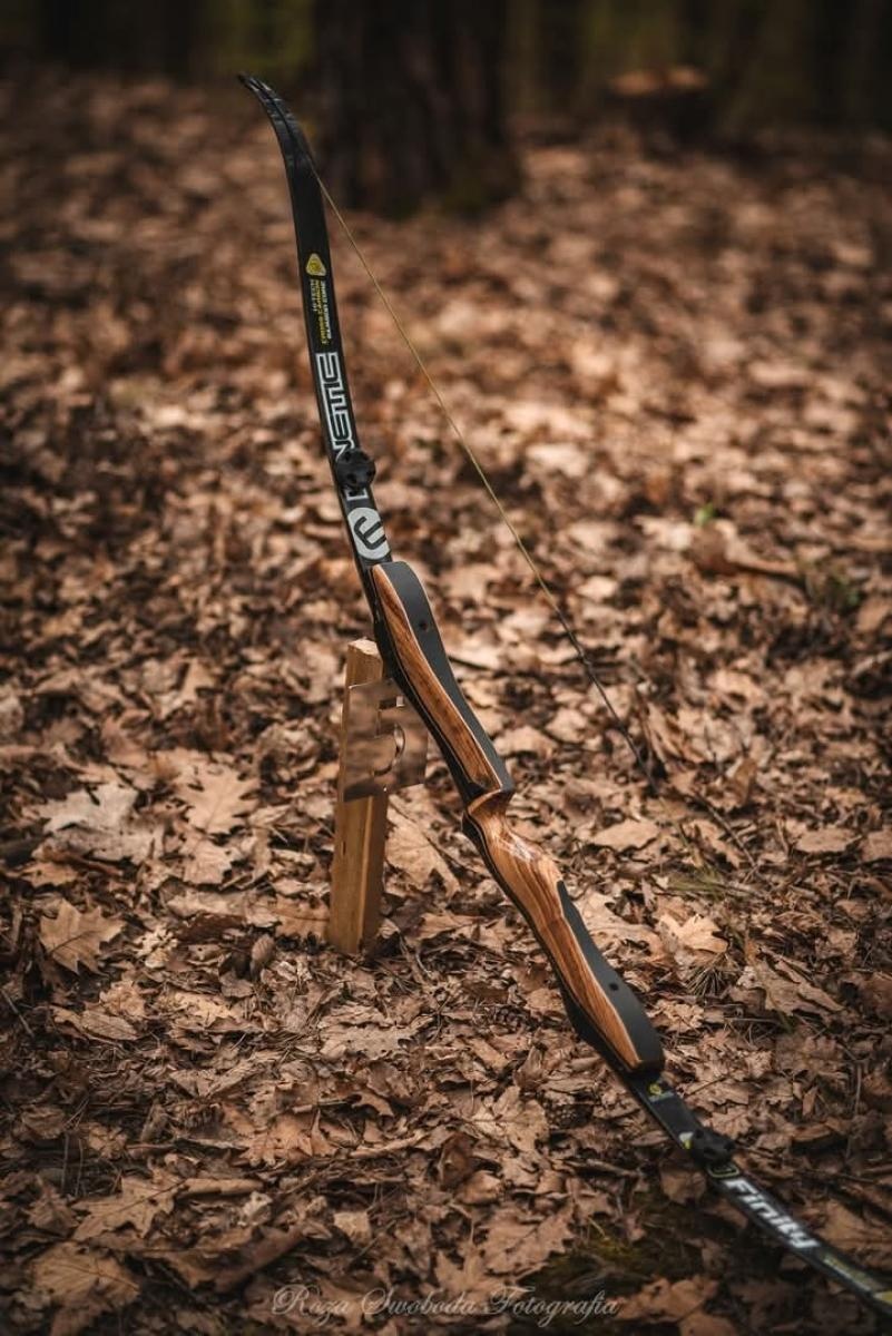 Zdjęcie w galerii na portalu naszraciborz.pl: Relacja z zawodów łuczniczych Raciborskie 7 i pół D – strzała tradycji w sercu lasów Obora wiadomości z regionu