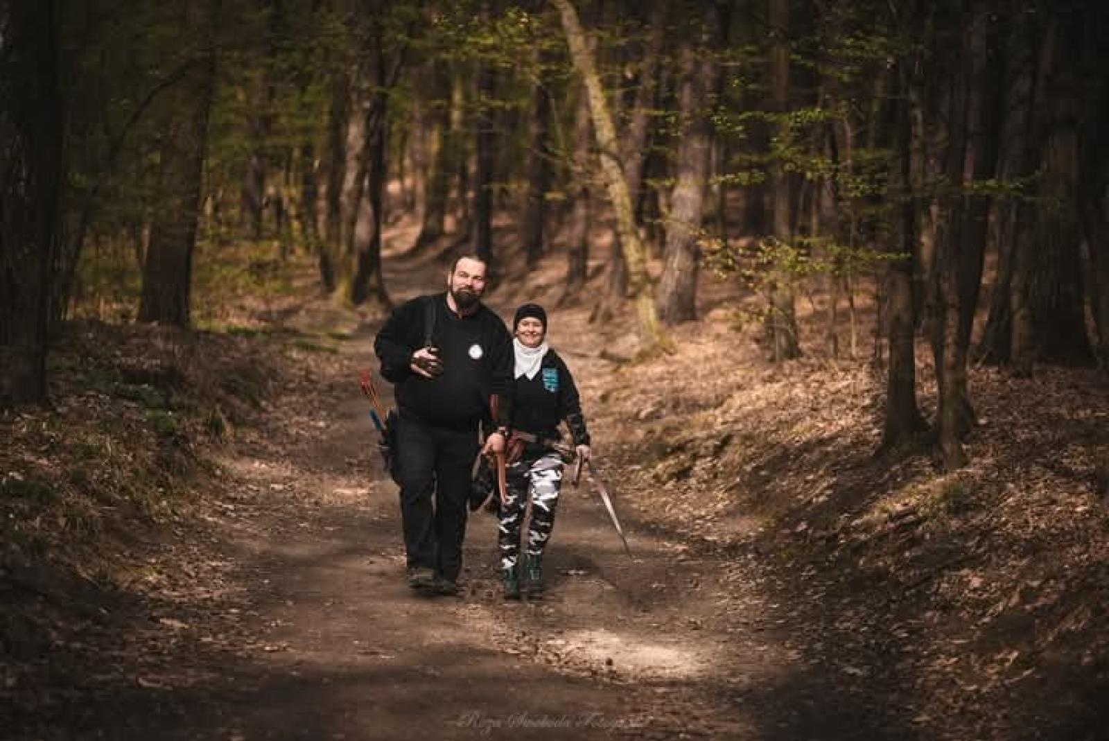 Zdjęcie w galerii na portalu naszraciborz.pl: Relacja z zawodów łuczniczych Raciborskie 7 i pół D – strzała tradycji w sercu lasów Obora wiadomości z regionu
