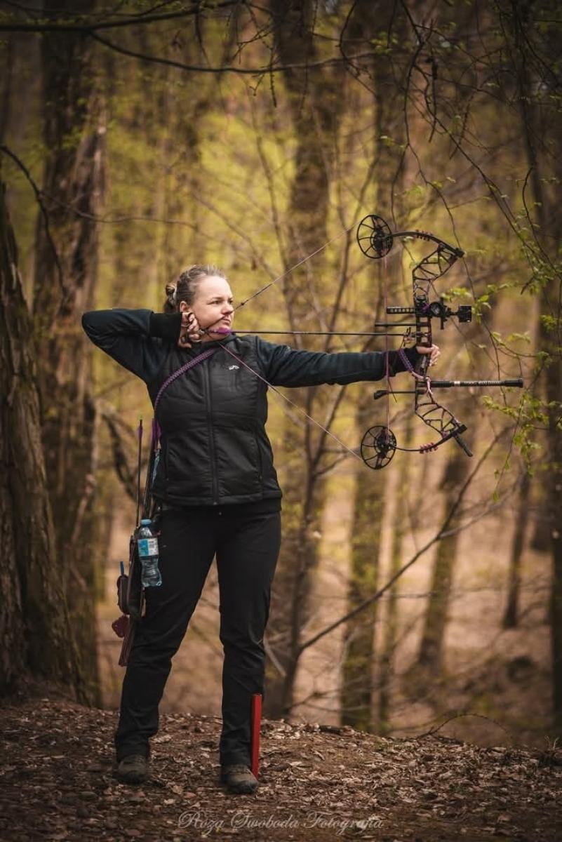 Zdjęcie w galerii na portalu naszraciborz.pl: Relacja z zawodów łuczniczych Raciborskie 7 i pół D – strzała tradycji w sercu lasów Obora wiadomości z regionu
