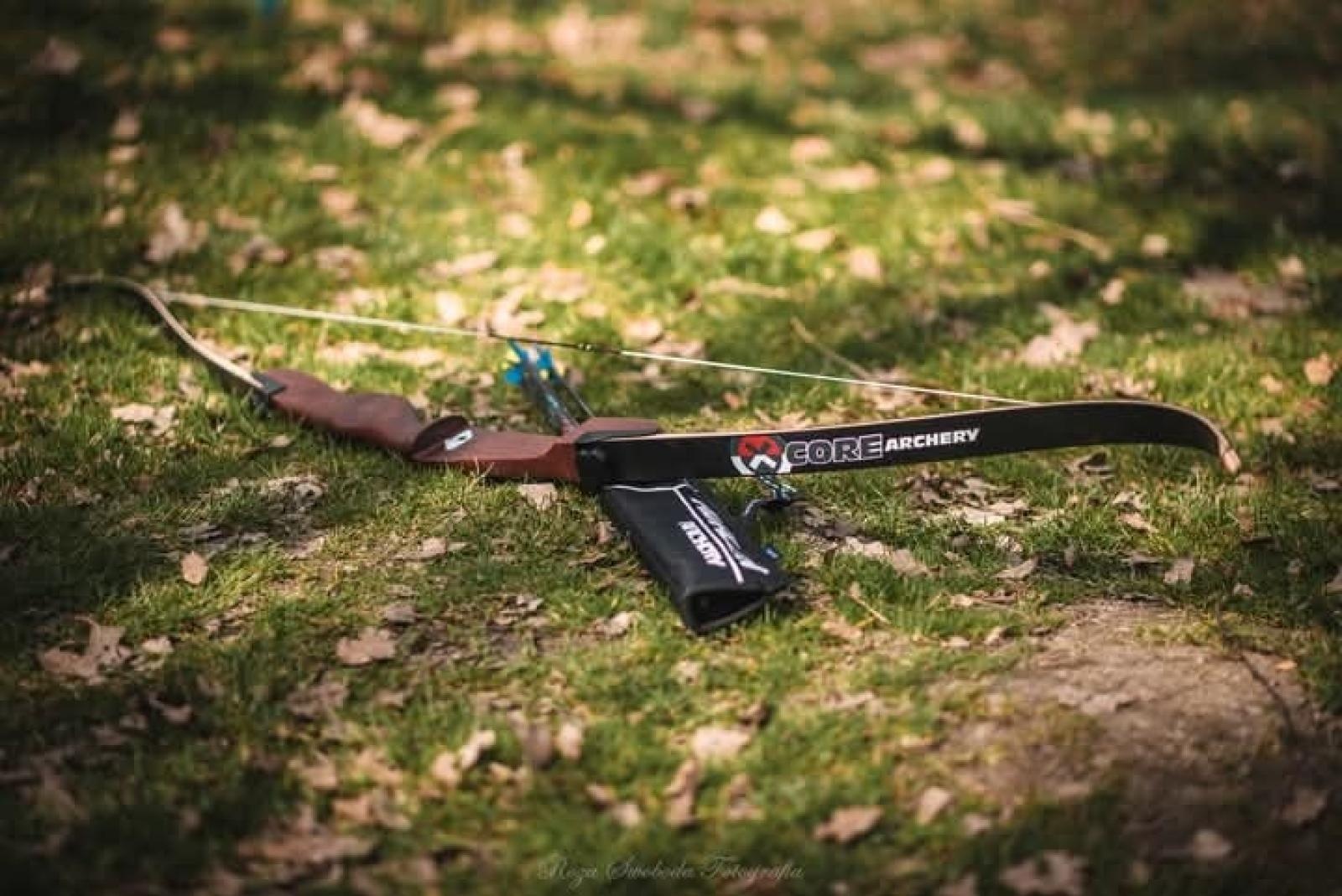 Zdjęcie w galerii na portalu naszraciborz.pl: Relacja z zawodów łuczniczych Raciborskie 7 i pół D – strzała tradycji w sercu lasów Obora wiadomości z regionu