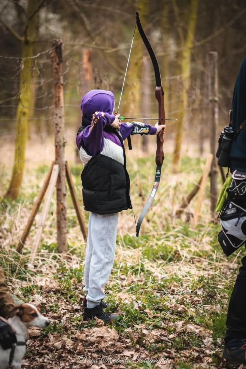 Zdjęcie w galerii na portalu naszraciborz.pl: Relacja z zawodów łuczniczych Raciborskie 7 i pół D – strzała tradycji w sercu lasów Obora wiadomości z regionu
