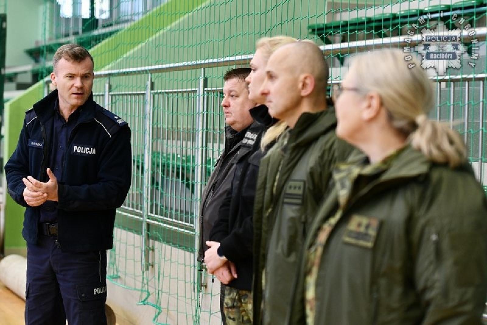 Zdjęcie w galerii na portalu naszraciborz.pl: Siatkarska rywalizacja o puchar komendanta Straży Granicznej wiadomości z regionu