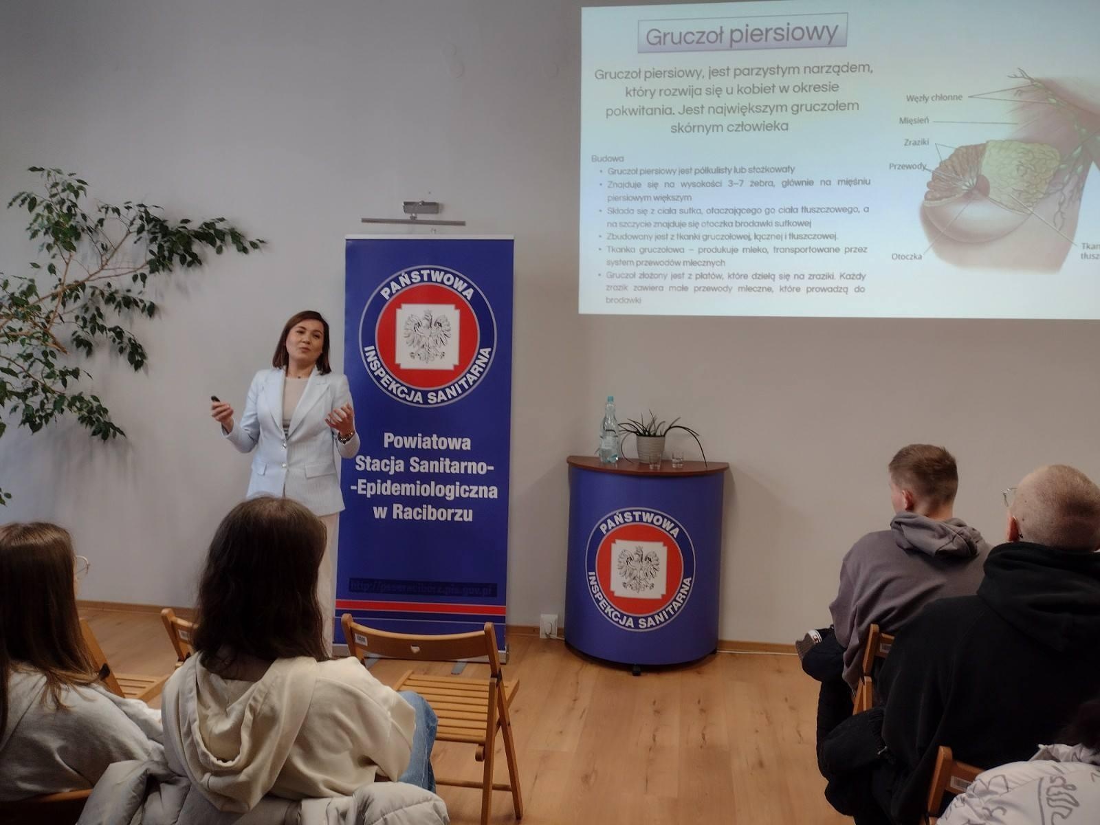 Zdjęcie w galerii na portalu naszraciborz.pl: Bezpieczeństwo zdrowotne – wspólna odpowiedzialność. Dzień otwarty w PSEE wiadomości z regionu