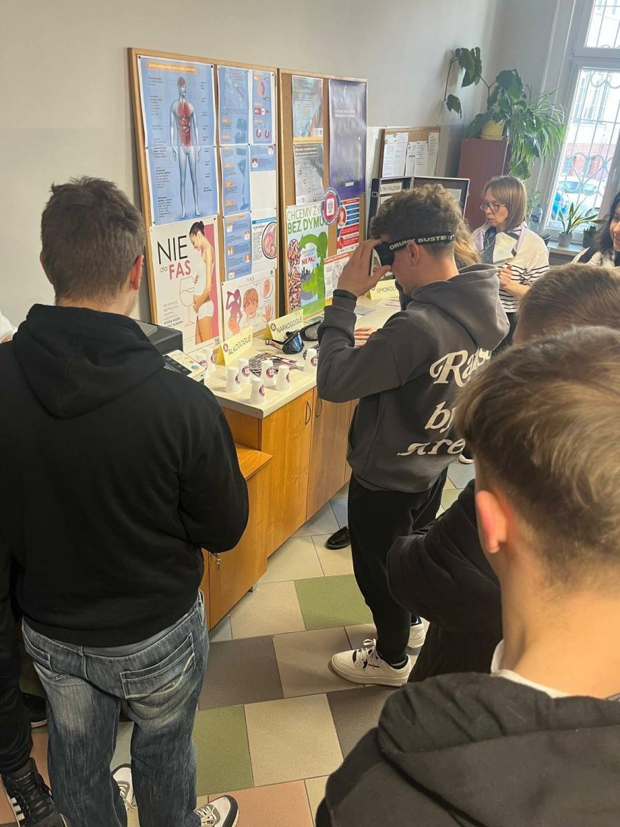 Zdjęcie w galerii na portalu naszraciborz.pl: Bezpieczeństwo zdrowotne – wspólna odpowiedzialność. Dzień otwarty w PSEE wiadomości z regionu