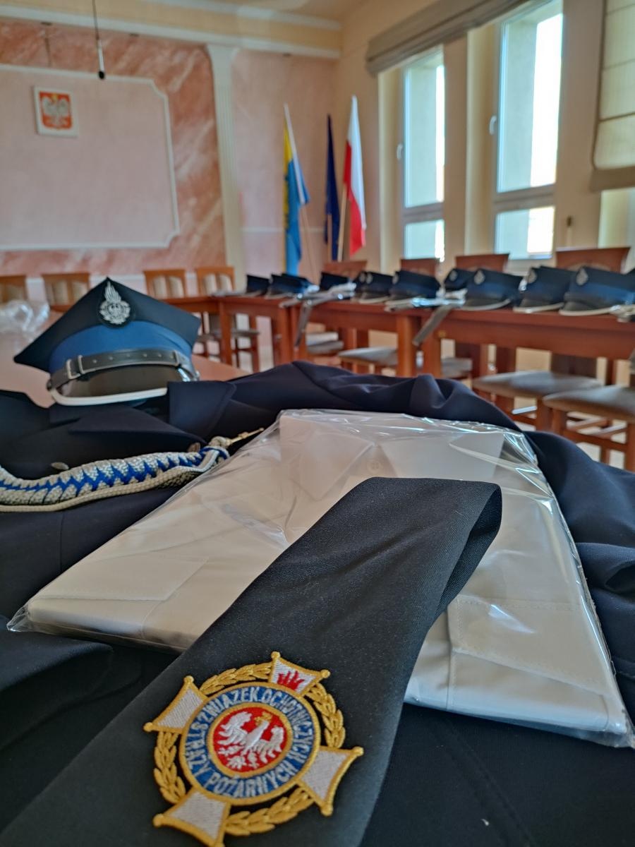 Zdjęcie w galerii na portalu naszraciborz.pl: Nowe mundury galowe i sprzęt dla jednostek OSP z terenu Gminy Nędza wiadomości z regionu
