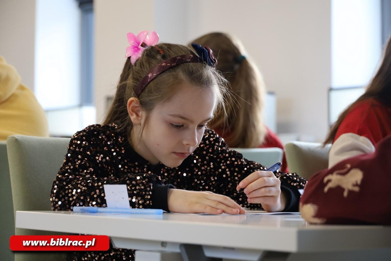 Zdjęcie w galerii na portalu naszraciborz.pl: 25 lat Harry'ego Pottera w Polsce - konkurs wiedzy rozstrzygnięty wiadomości z regionu