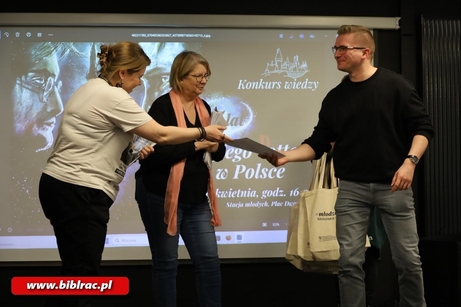 Zdjęcie w galerii na portalu naszraciborz.pl: 25 lat Harry'ego Pottera w Polsce - konkurs wiedzy rozstrzygnięty wiadomości z regionu