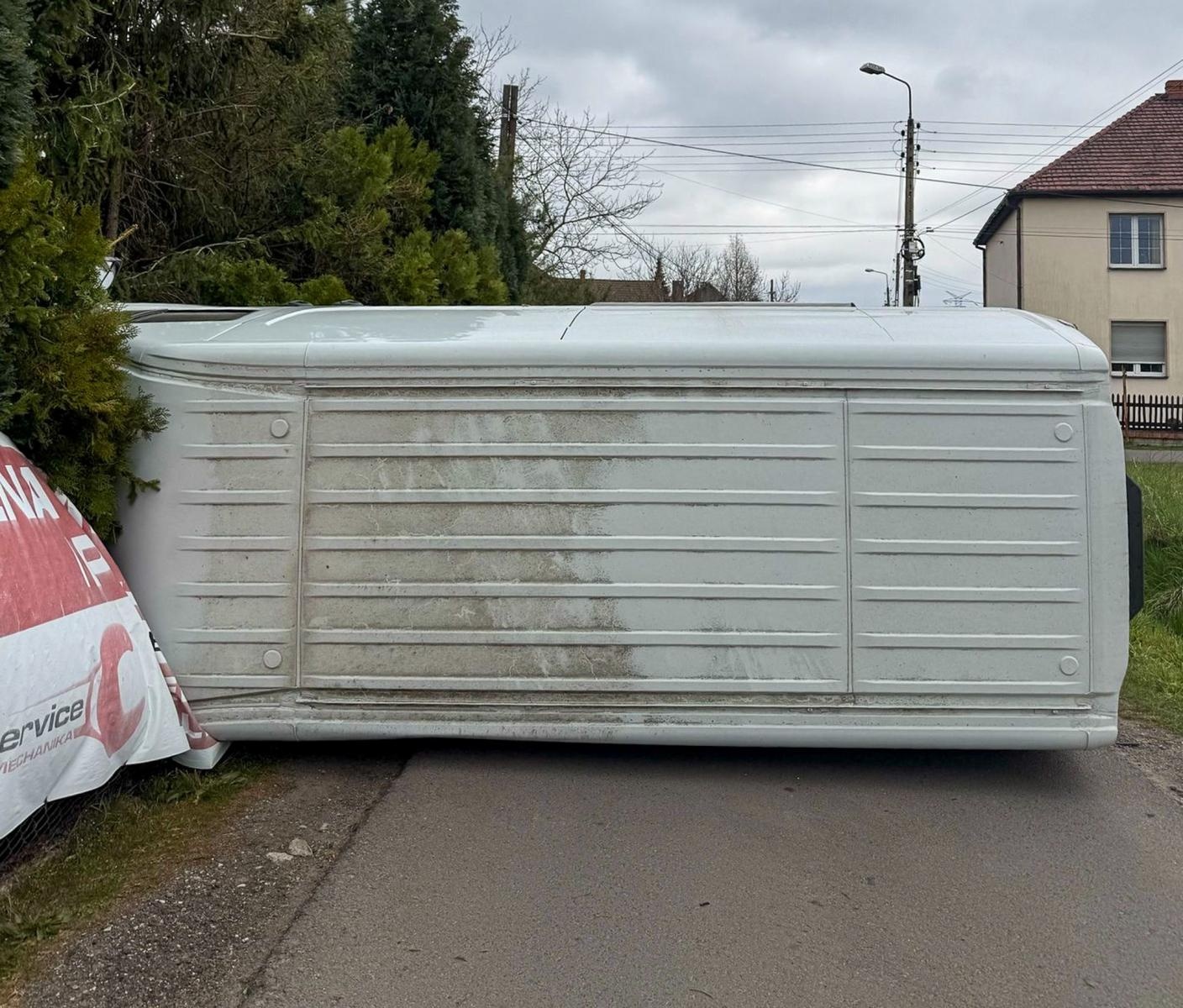 Zdjęcie w galerii na portalu naszraciborz.pl: Zderzenie vw passata z iveco w Markowicach [FOTO] wiadomości z regionu